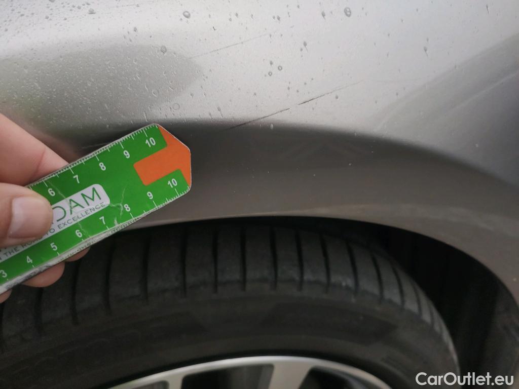  Lexus  IS LEXUS  / 2016 / 4P / sedán 2.5 300h Executive #21