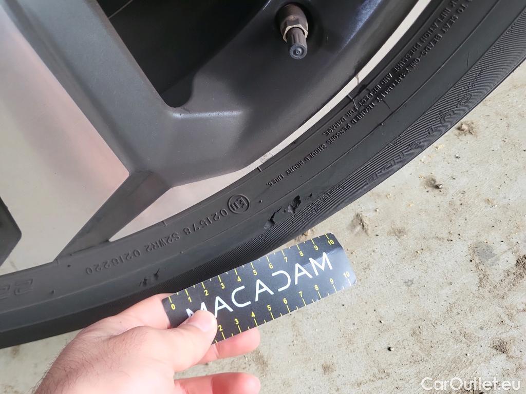  Toyota  RAV4 TOYOTA  / 2018 / 5P / todoterreno 2.5l PLUG-IN 300PH (e-CVT) Advance #35