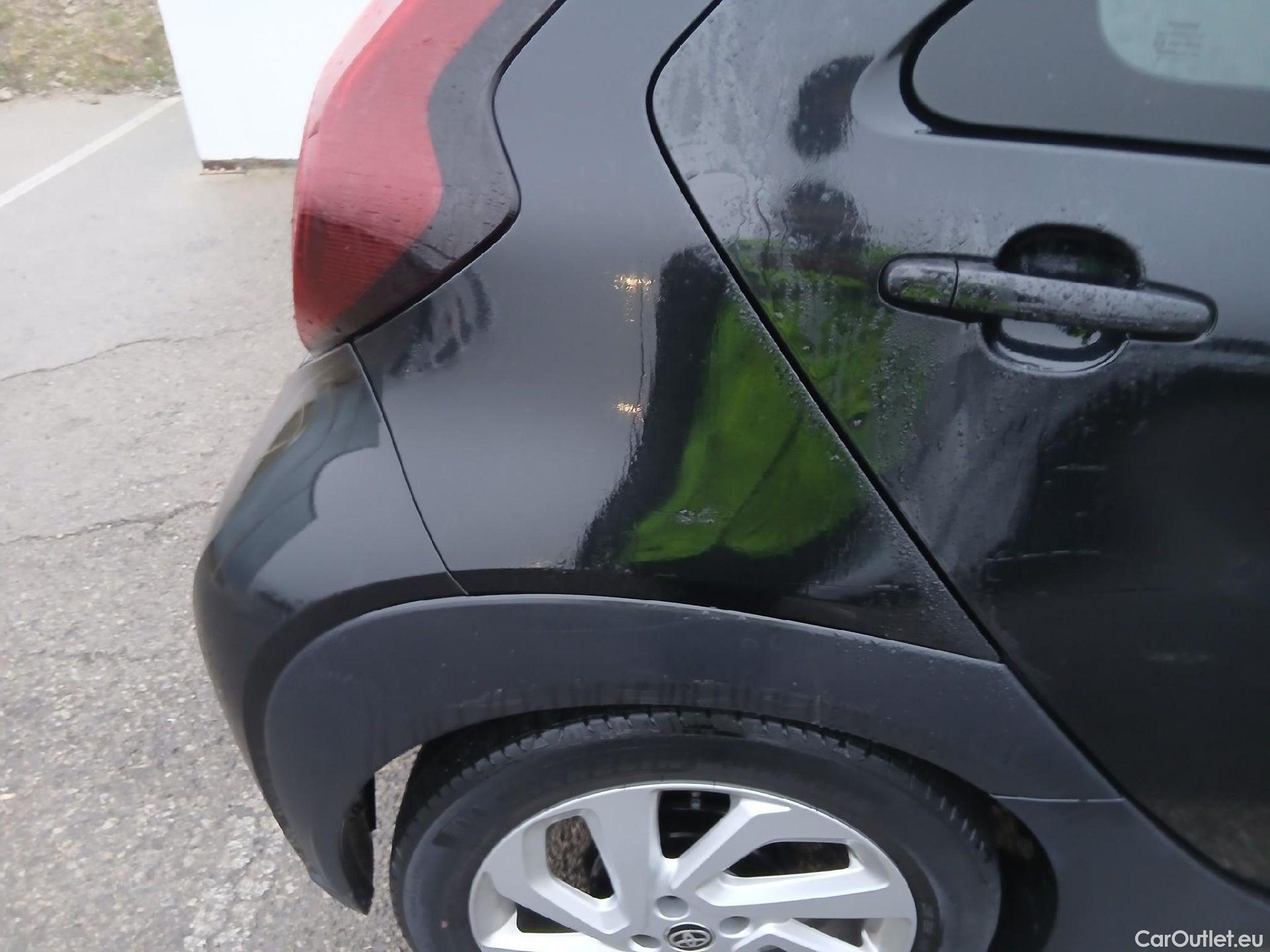  Toyota  Aygo X TOYOTA  Cross / 2022 / 5P / todoterreno 1.0 VVT-I 72CV Play #13