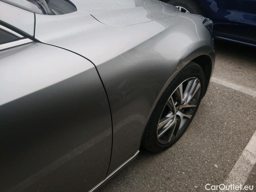  Lexus  IS LEXUS  / 2016 / 4P / sedán 2.5 300h Executive #3