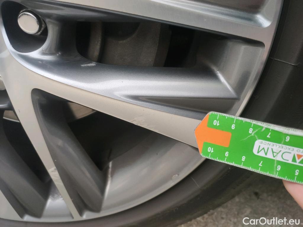  Lexus  IS LEXUS  / 2016 / 4P / sedán 2.5 300h Executive #6