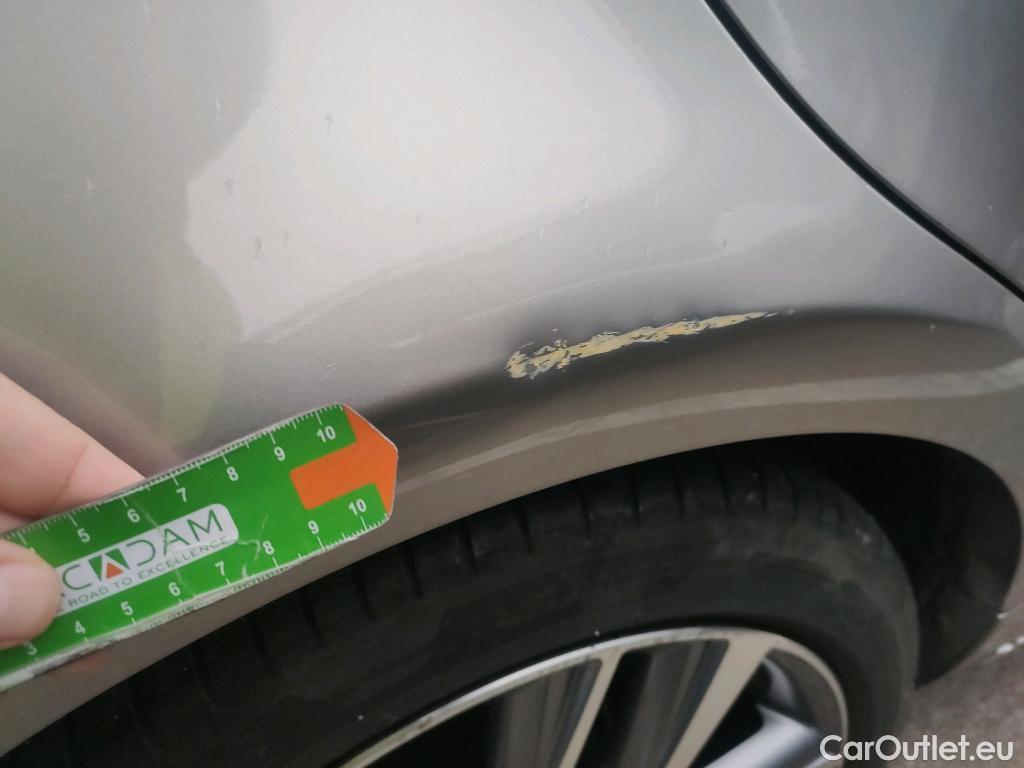  Lexus  IS LEXUS  / 2016 / 4P / sedán 2.5 300h Executive #2