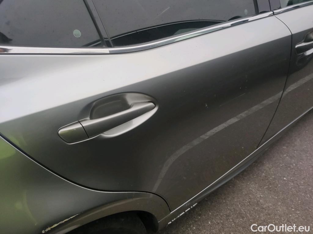  Lexus  IS LEXUS  / 2016 / 4P / sedán 2.5 300h Executive #18