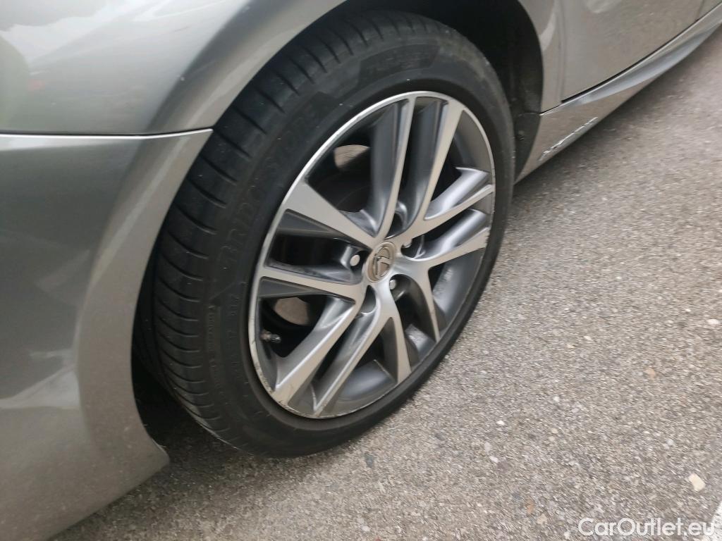  Lexus  IS LEXUS  / 2016 / 4P / sedán 2.5 300h Executive #9