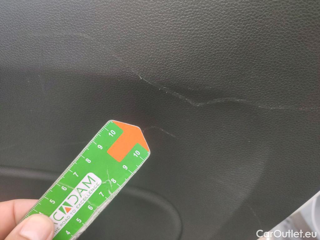  Renault  Clio RENAULT  / 2019 / 5P / berlina con portón Equilibre Blue dCi 74kW (100CV) #11