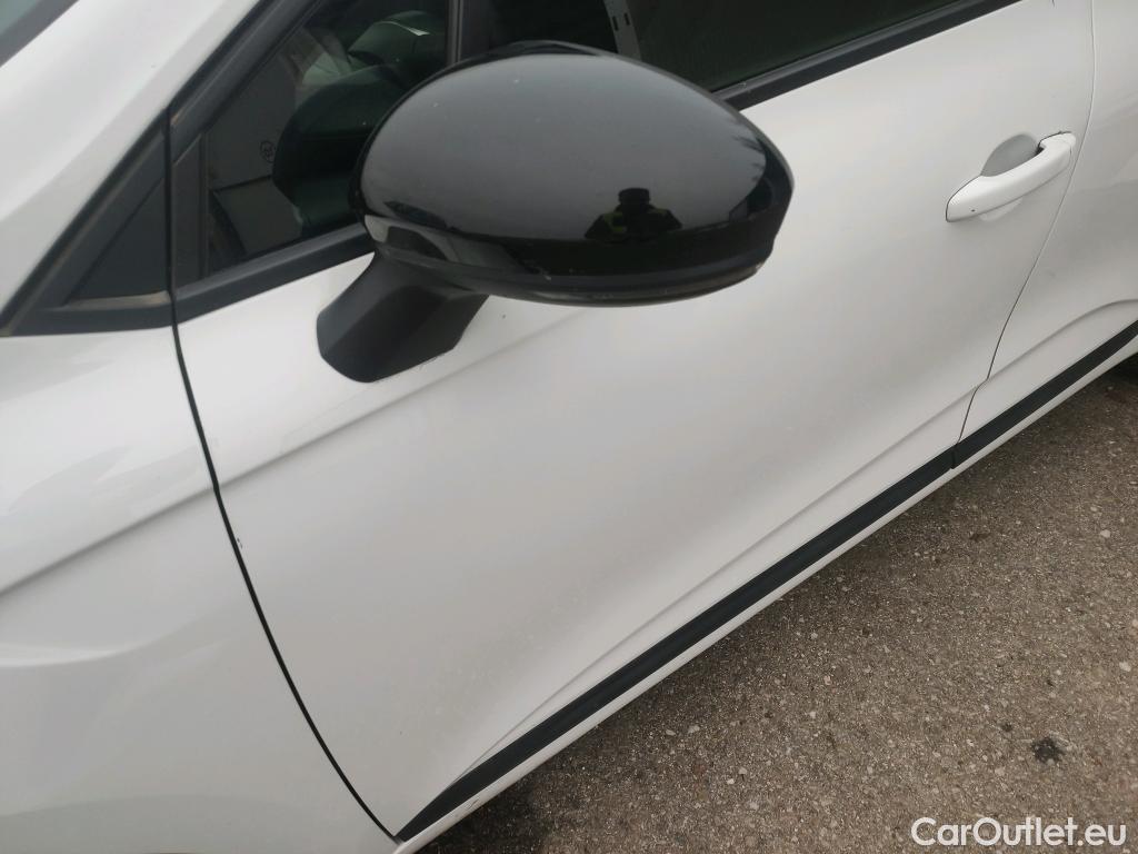  Renault  Clio RENAULT  / 2019 / 5P / berlina con portón Equilibre Blue dCi 74kW (100CV) #29