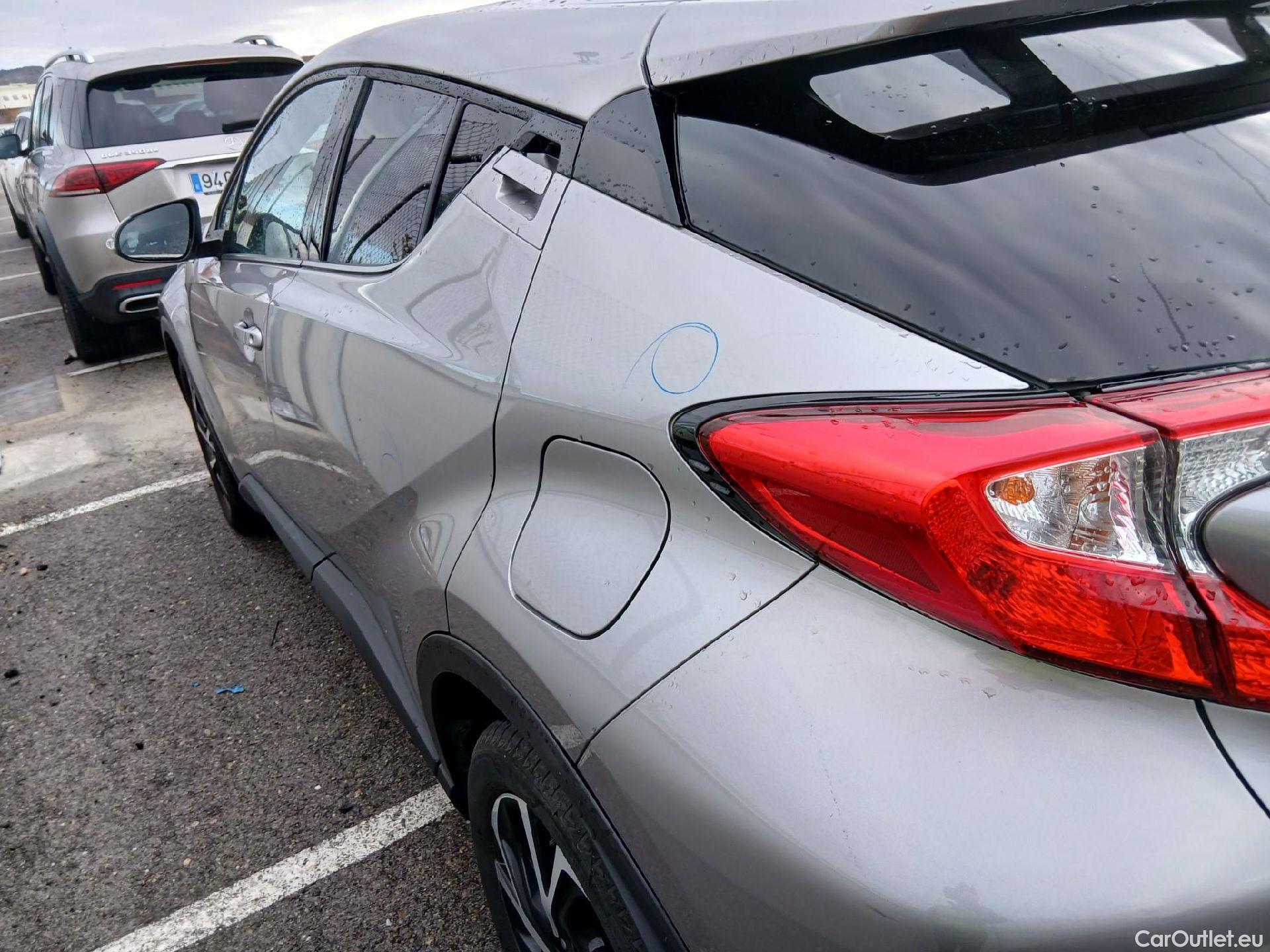  Toyota  C-HR TOYOTA  / 2016 / 5P / todoterreno 1.8 125H Advance (CX) #29