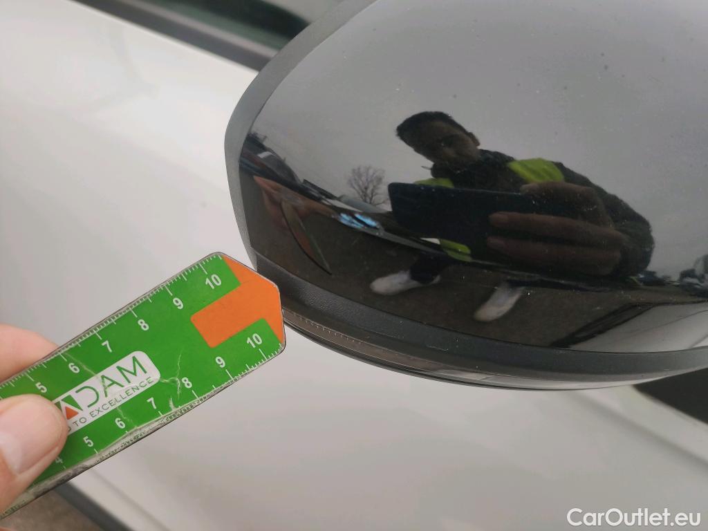  Renault  Clio RENAULT  / 2019 / 5P / berlina con portón Equilibre Blue dCi 74kW (100CV) #32