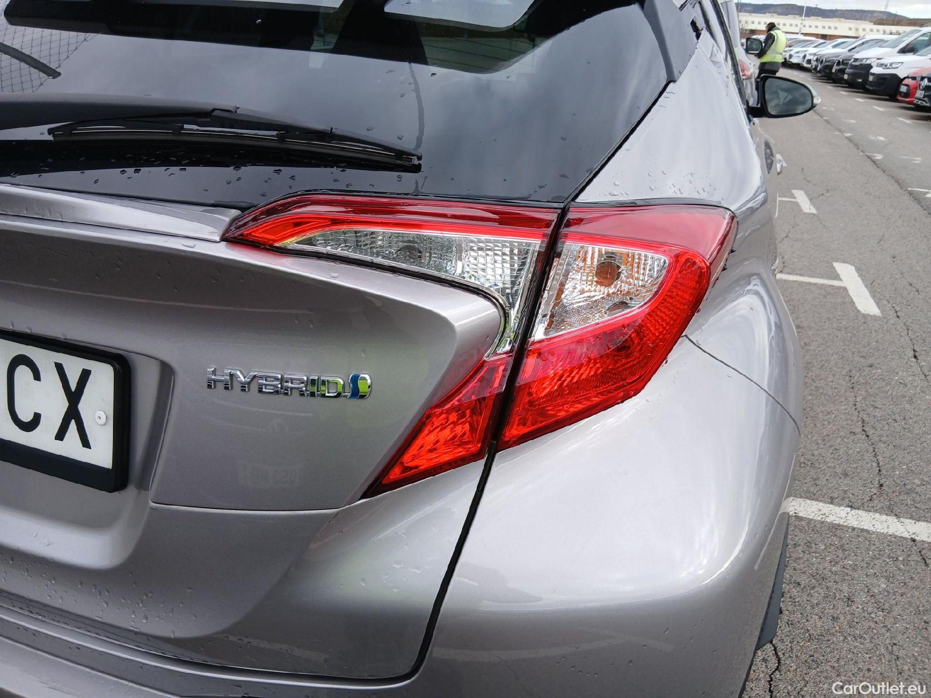  Toyota  C-HR TOYOTA  / 2016 / 5P / todoterreno 1.8 125H Advance (CX) #33