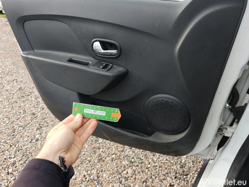  Dacia  Sandero DACIA  / 2016 / 5P / berlina con portón Stepway Essential Blue dCi 70kW (95CV) #29