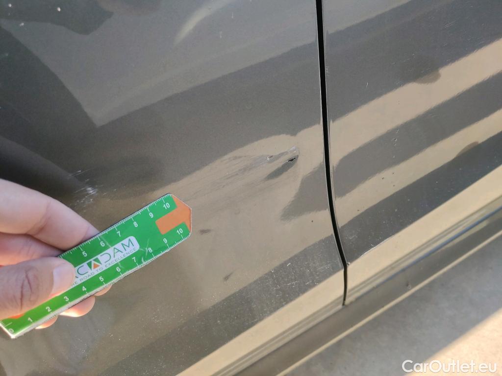  Skoda  Fabia SKODA  / 2021 / 5P / berlina con portón 1.0 TSI 81KW (110CV) DSG Style #2