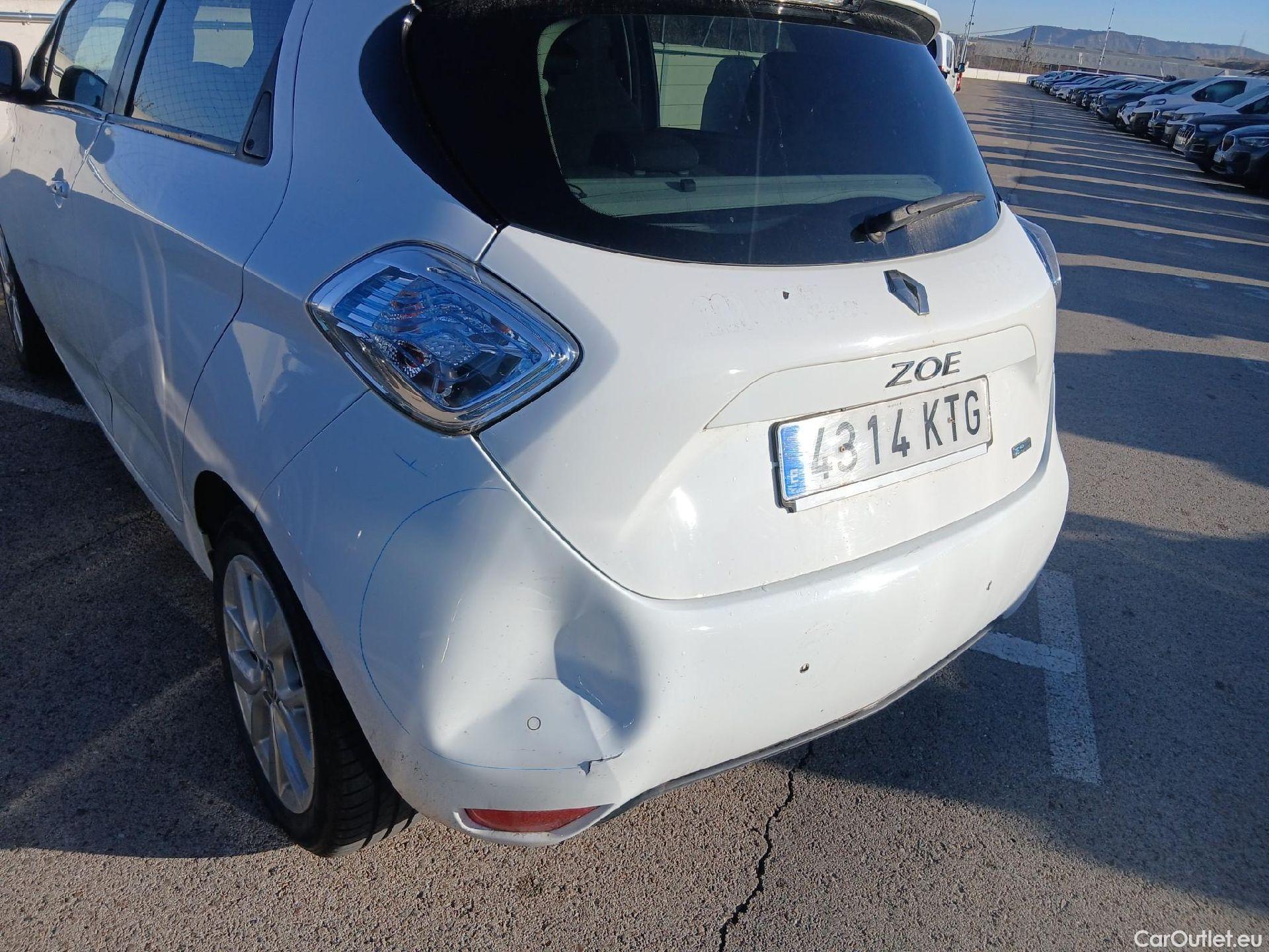  Renault  Zoe RENAULT  / 2013 / 5P / berlina con portón Limited 40 R110 -18 #31