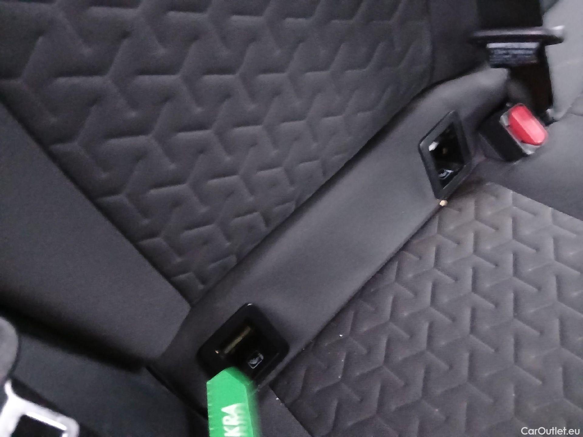  Toyota  Corolla TOYOTA  1.8 125H ACTIVE TECH E-CVT #25