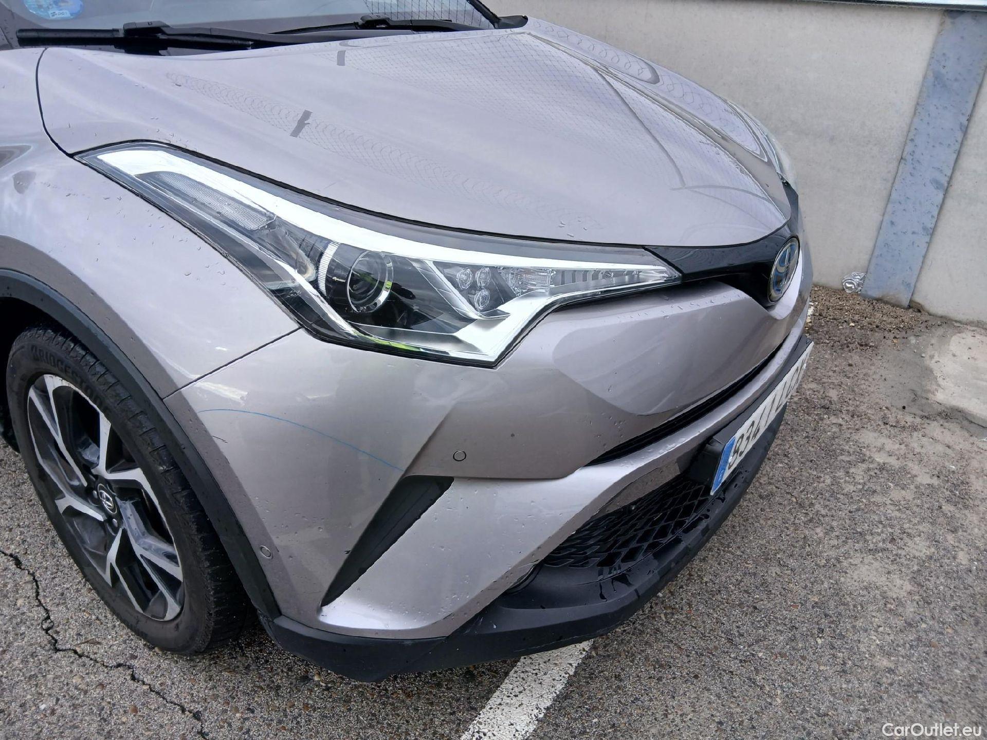  Toyota  C-HR TOYOTA  / 2016 / 5P / todoterreno 1.8 125H Advance (CX) #13