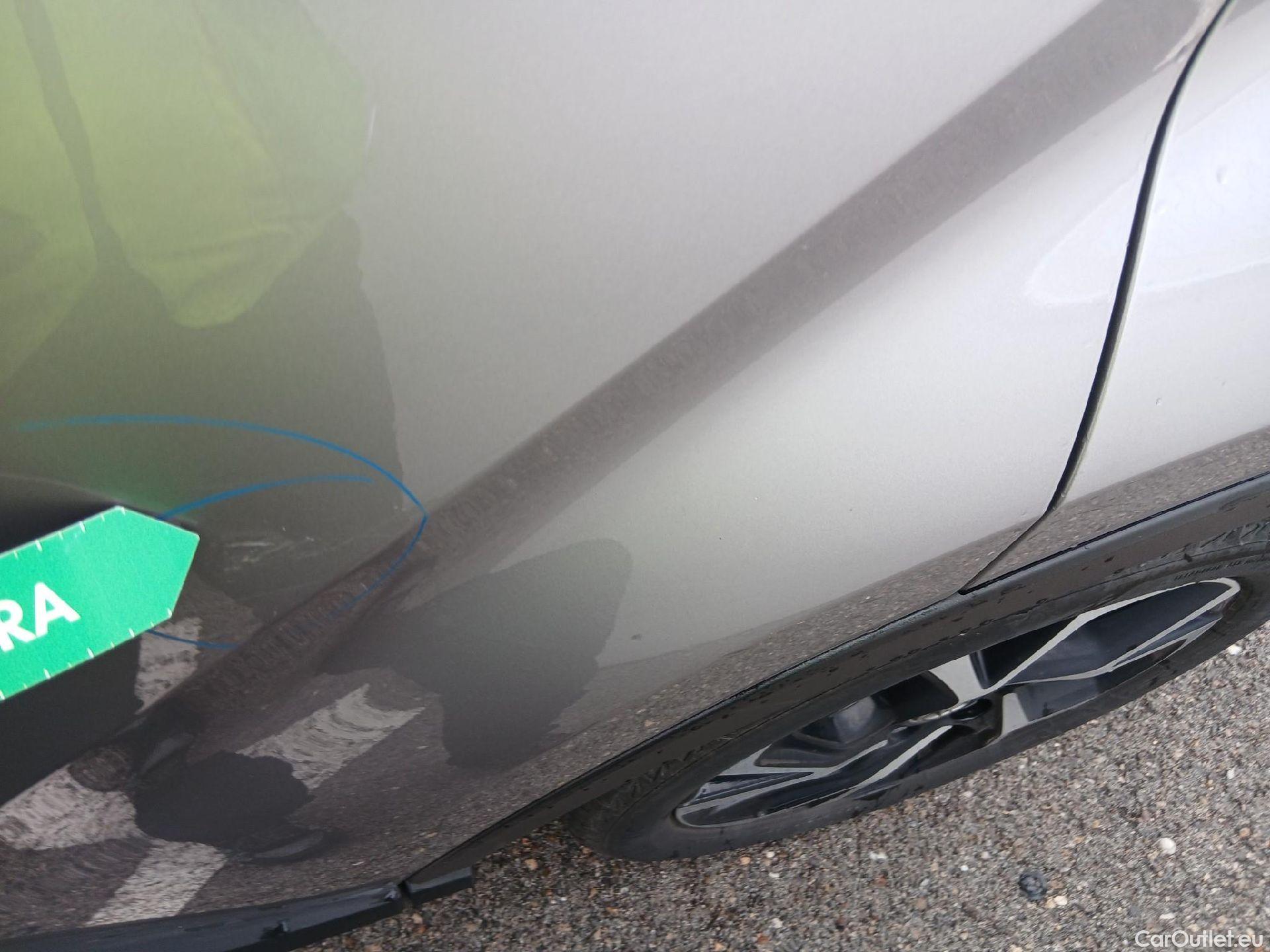  Toyota  C-HR TOYOTA  / 2016 / 5P / todoterreno 1.8 125H Advance (CX) #24