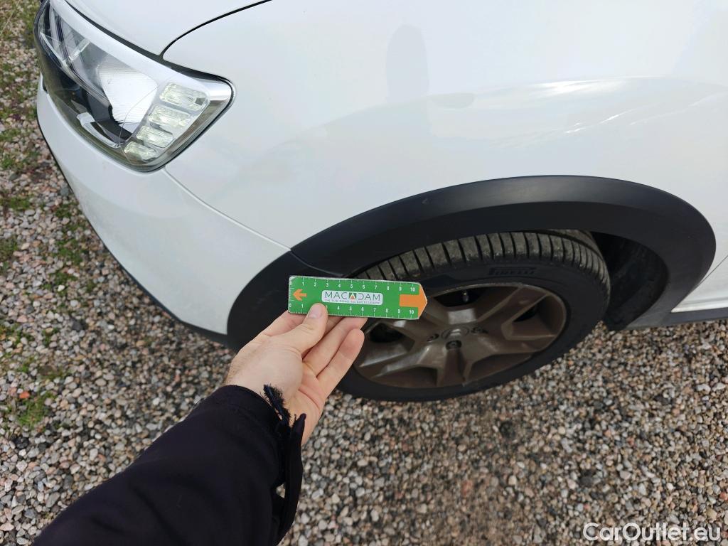  Dacia  Sandero DACIA  / 2016 / 5P / berlina con portón Stepway Essential Blue dCi 70kW (95CV) #57