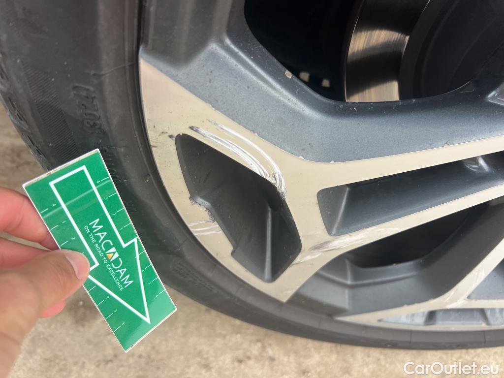  Renault  Kadjar RENAULT  / 2019 / 5P / crossover Zen GPF TCe 103kW (140CV) EDC #4