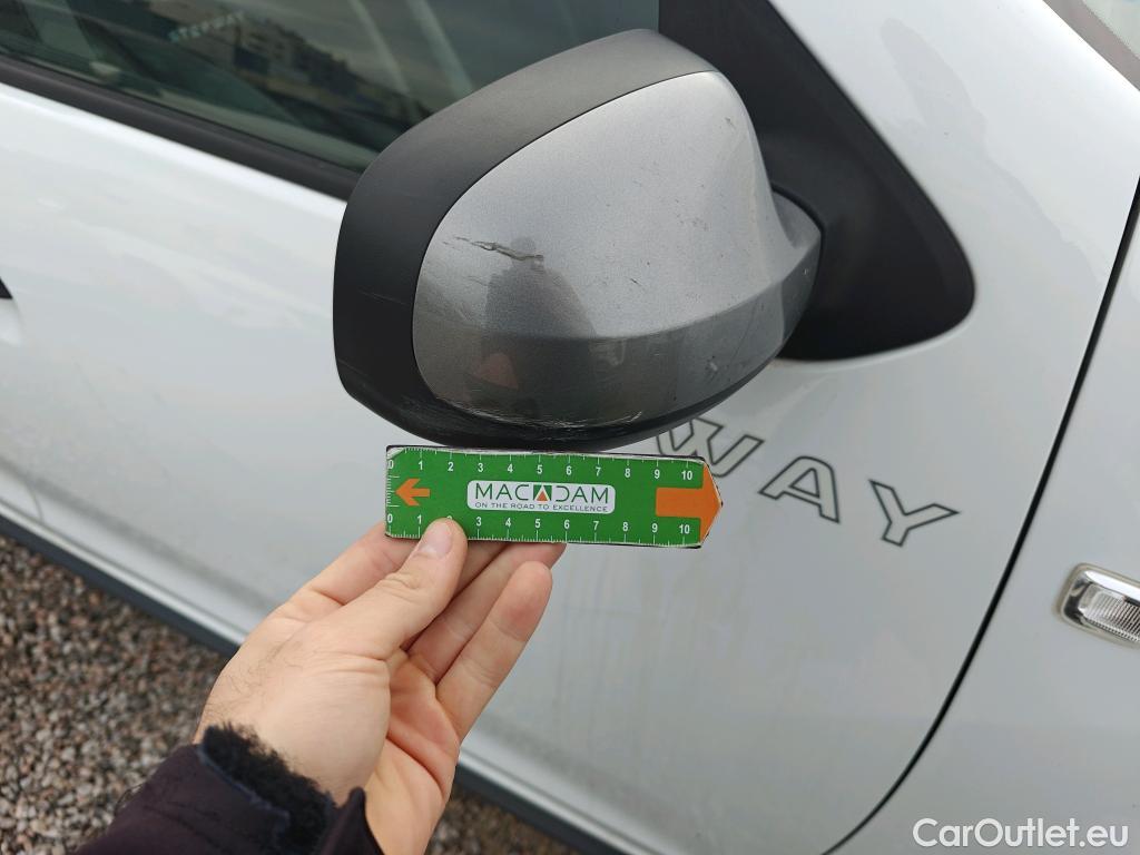  Dacia  Sandero DACIA  / 2016 / 5P / berlina con portón Stepway Essential Blue dCi 70kW (95CV) #51