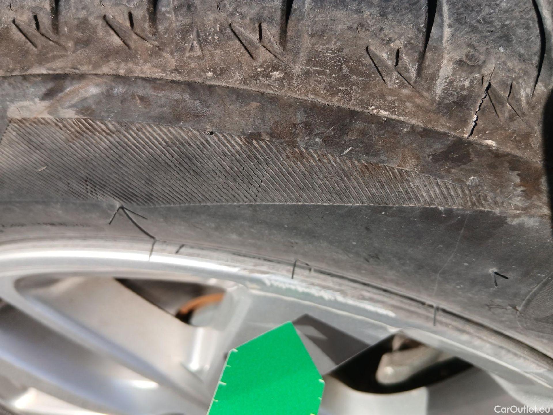  Renault  Zoe RENAULT  / 2013 / 5P / berlina con portón Limited 40 R110 -18 #22