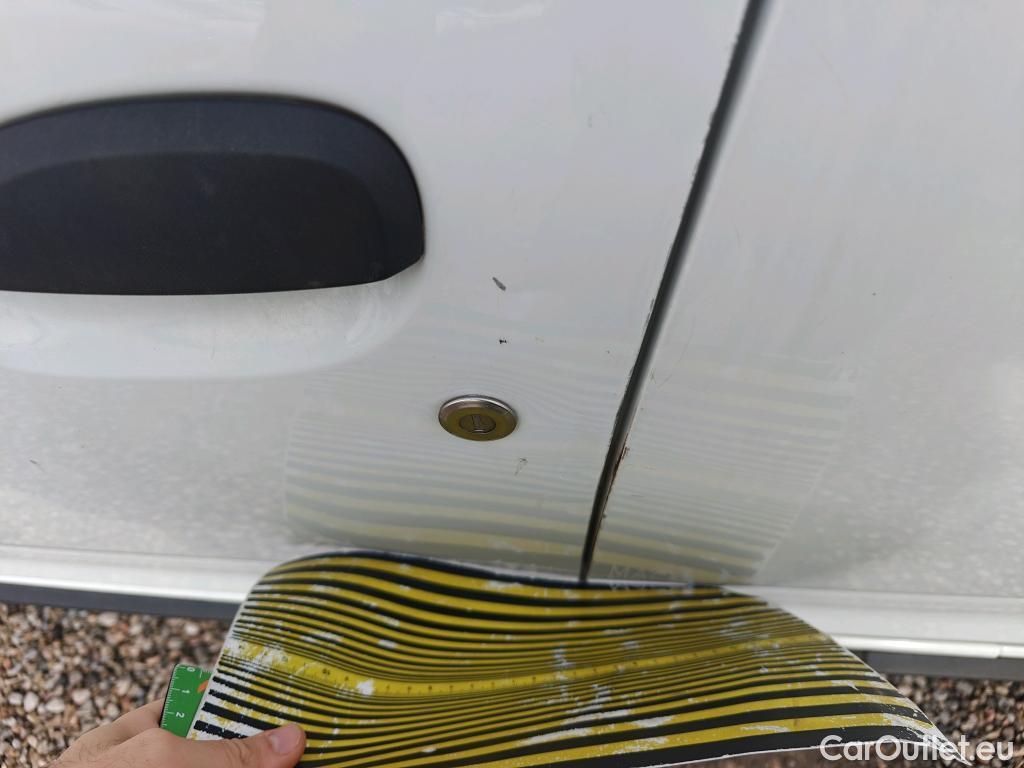  Dacia  Sandero DACIA  / 2016 / 5P / berlina con portón Stepway Essential Blue dCi 70kW (95CV) #4