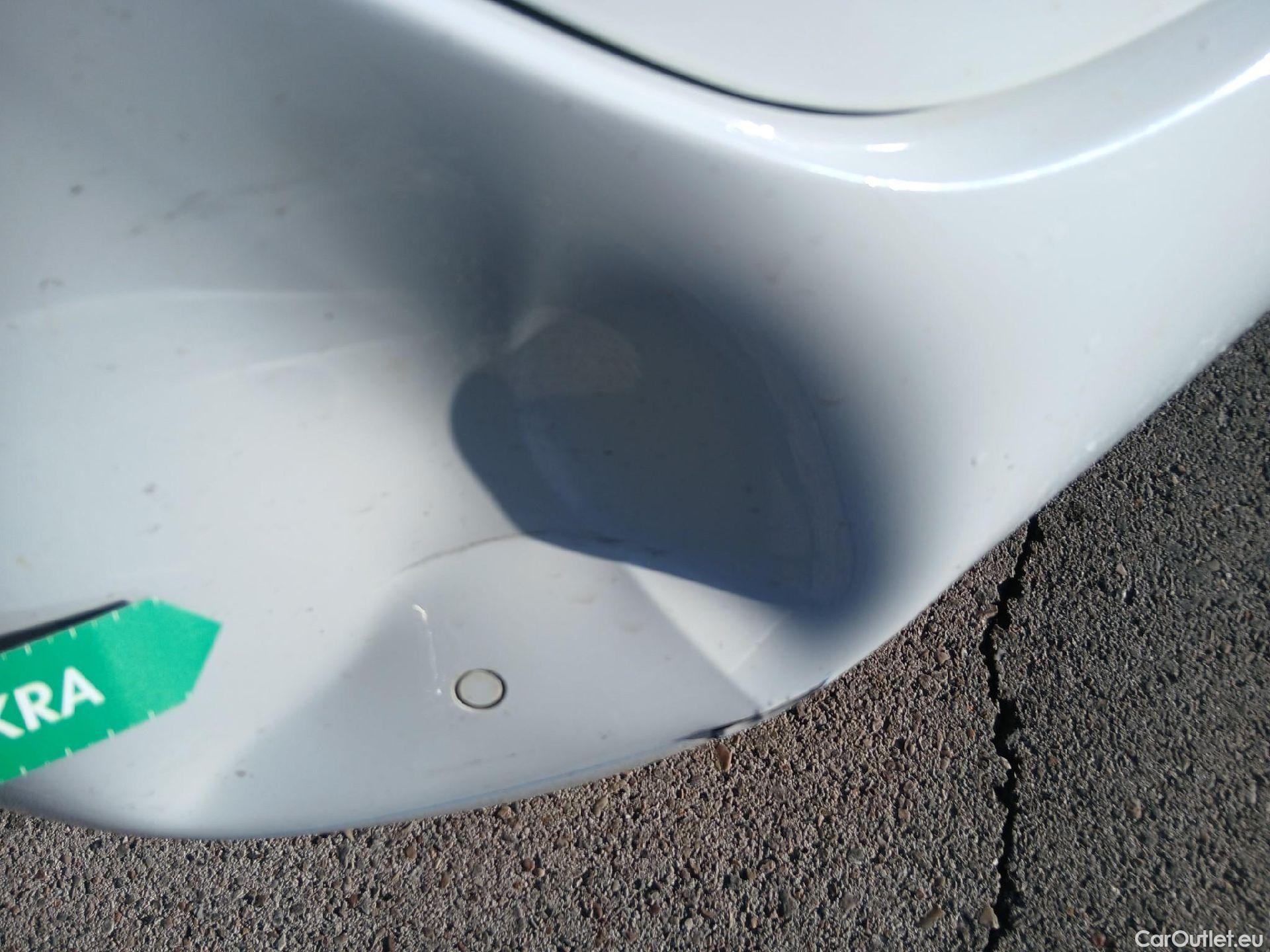  Renault  Zoe RENAULT  / 2013 / 5P / berlina con portón Limited 40 R110 -18 #30