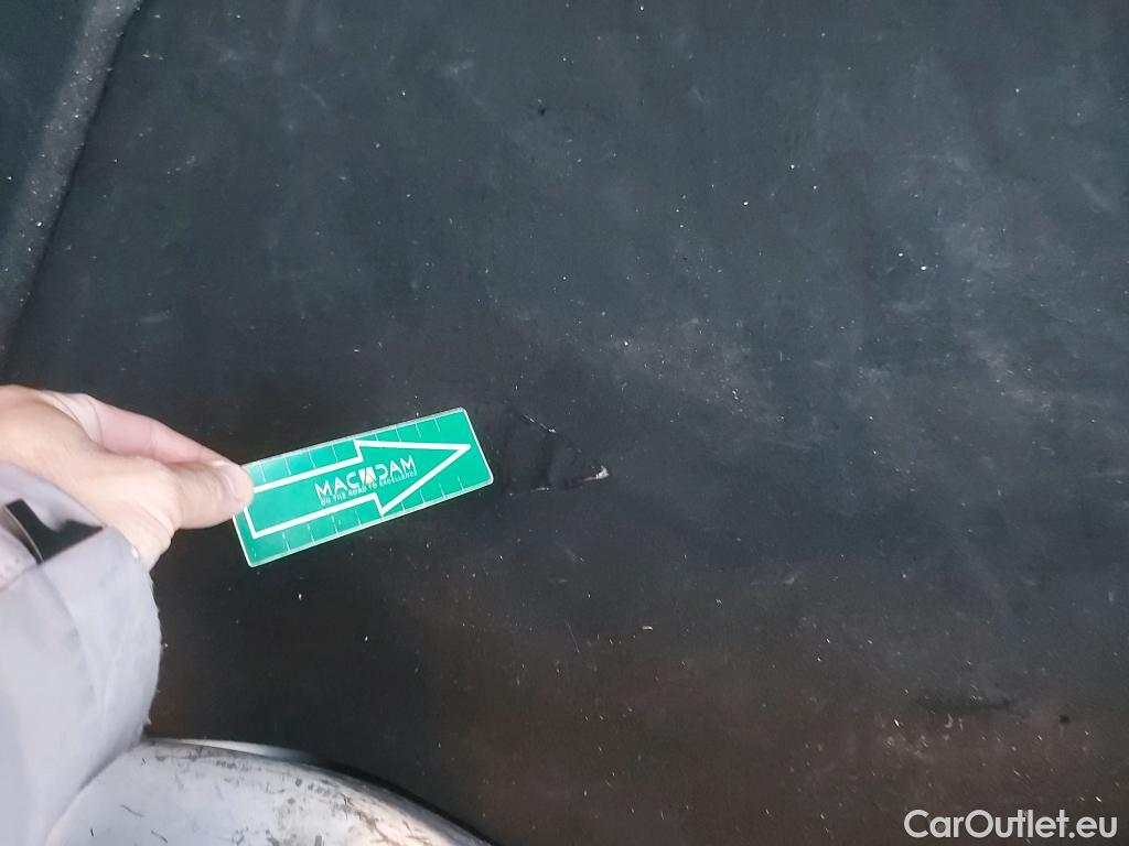  Citroen  C4 Cactus CITROEN  / 2018 / 5P / berlina con portón PureTech 81KW (110CV) S&S Shine (CX) #2