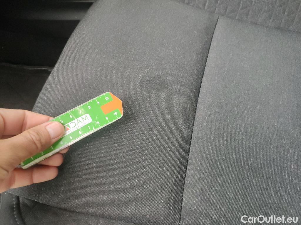  Renault  Clio RENAULT  / 2019 / 5P / berlina con portón Equilibre Blue dCi 74kW (100CV) #7