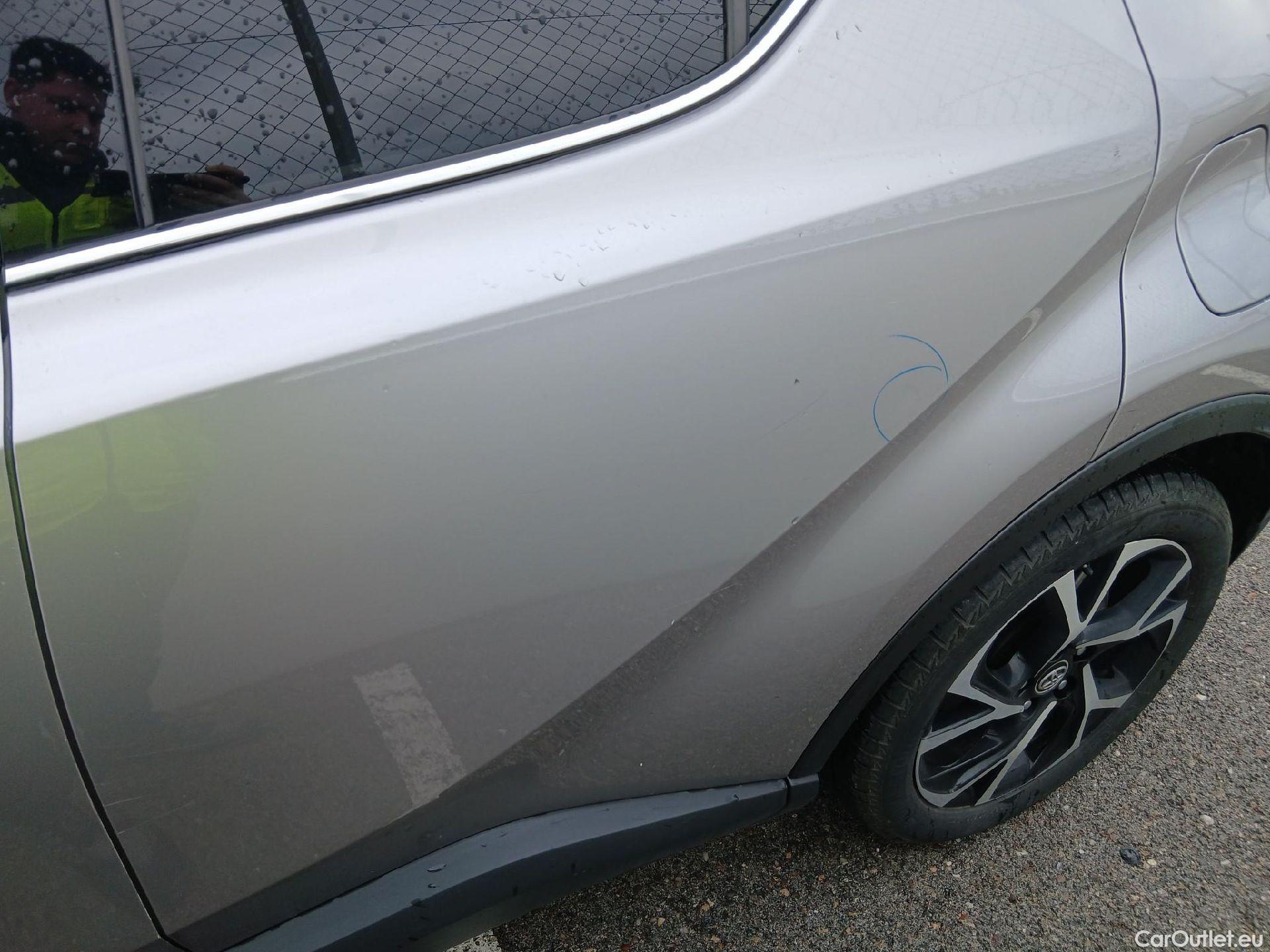  Toyota  C-HR TOYOTA  / 2016 / 5P / todoterreno 1.8 125H Advance (CX) #25