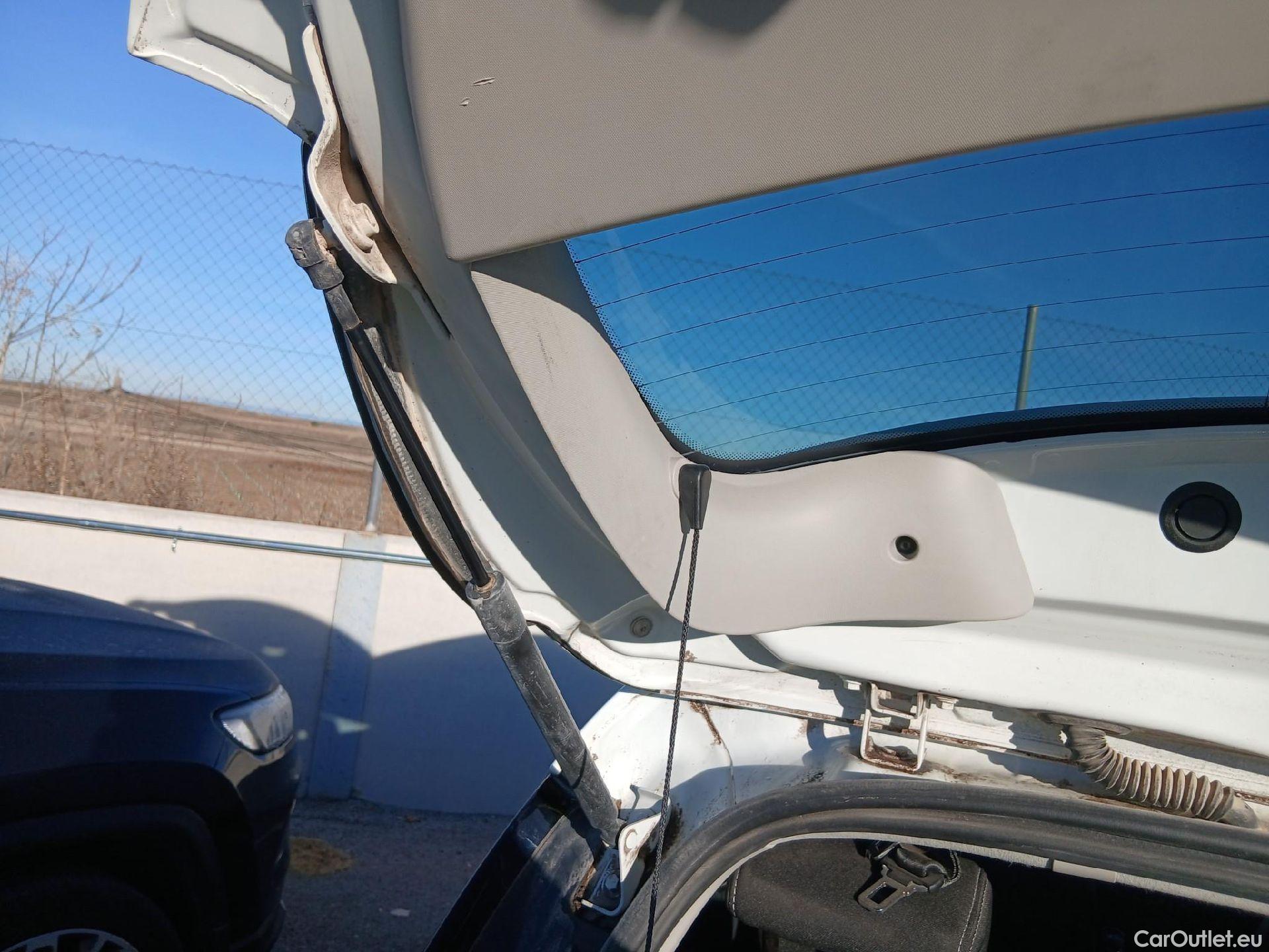  Renault  Zoe RENAULT  / 2013 / 5P / berlina con portón Limited 40 R110 -18 #11