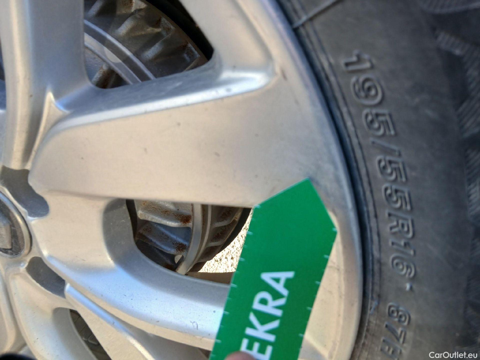  Renault  Zoe RENAULT  / 2013 / 5P / berlina con portón Limited 40 R110 -18 #4