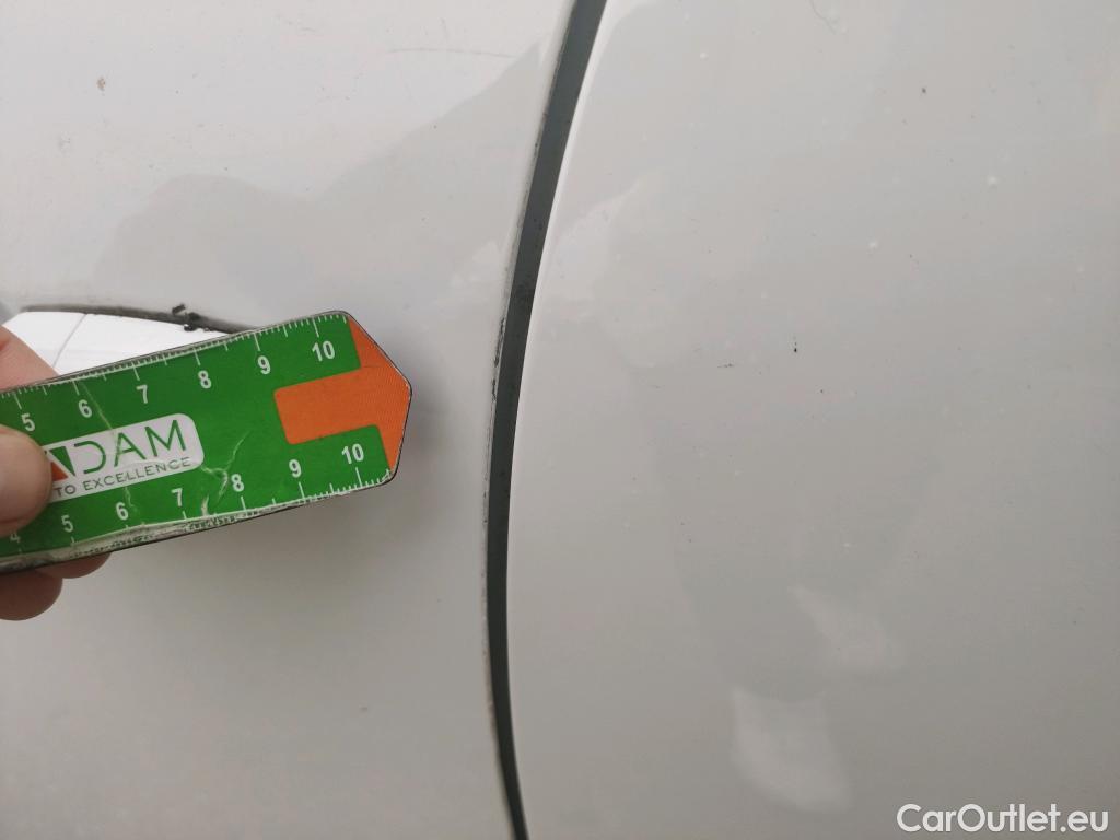  Renault  Clio RENAULT  / 2019 / 5P / berlina con portón Equilibre Blue dCi 74kW (100CV) #9