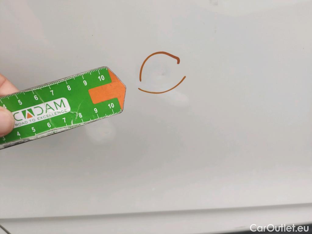  Renault  Clio RENAULT  / 2019 / 5P / berlina con portón Equilibre Blue dCi 74kW (100CV) #2