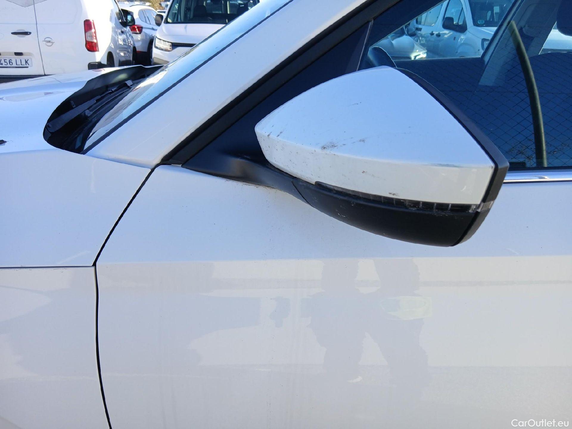  Skoda  KAMIQ SKODA  1.0 TSI 81kW (110CV) DSG Ambition (CX) #13