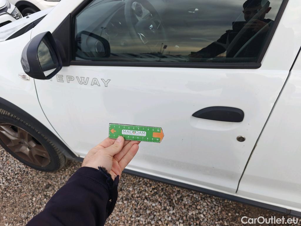  Dacia  Sandero DACIA  / 2016 / 5P / berlina con portón Stepway Essential Blue dCi 70kW (95CV) #3