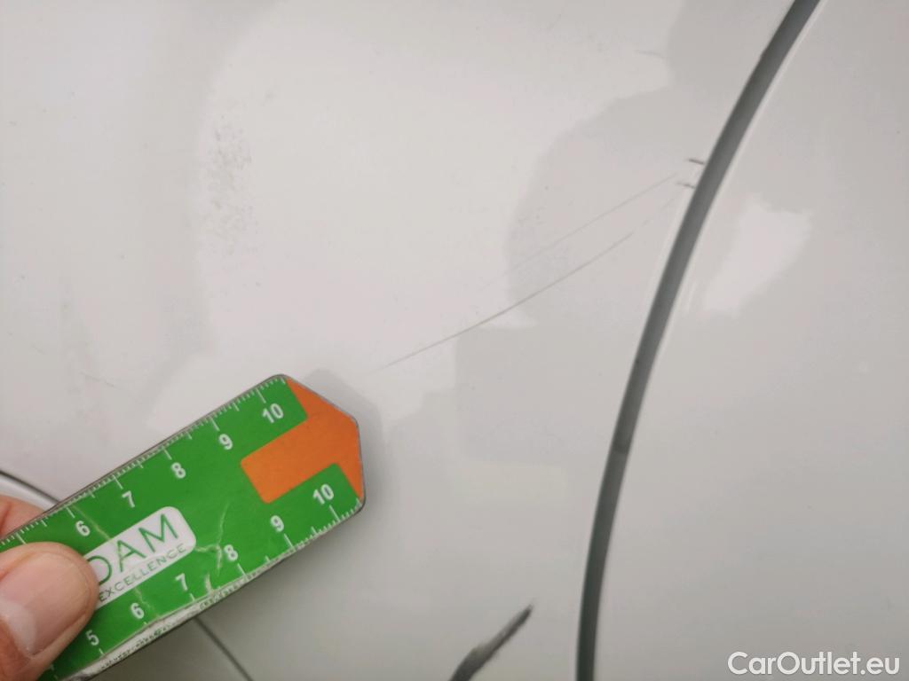  Renault  Clio RENAULT  / 2019 / 5P / berlina con portón Equilibre Blue dCi 74kW (100CV) #19