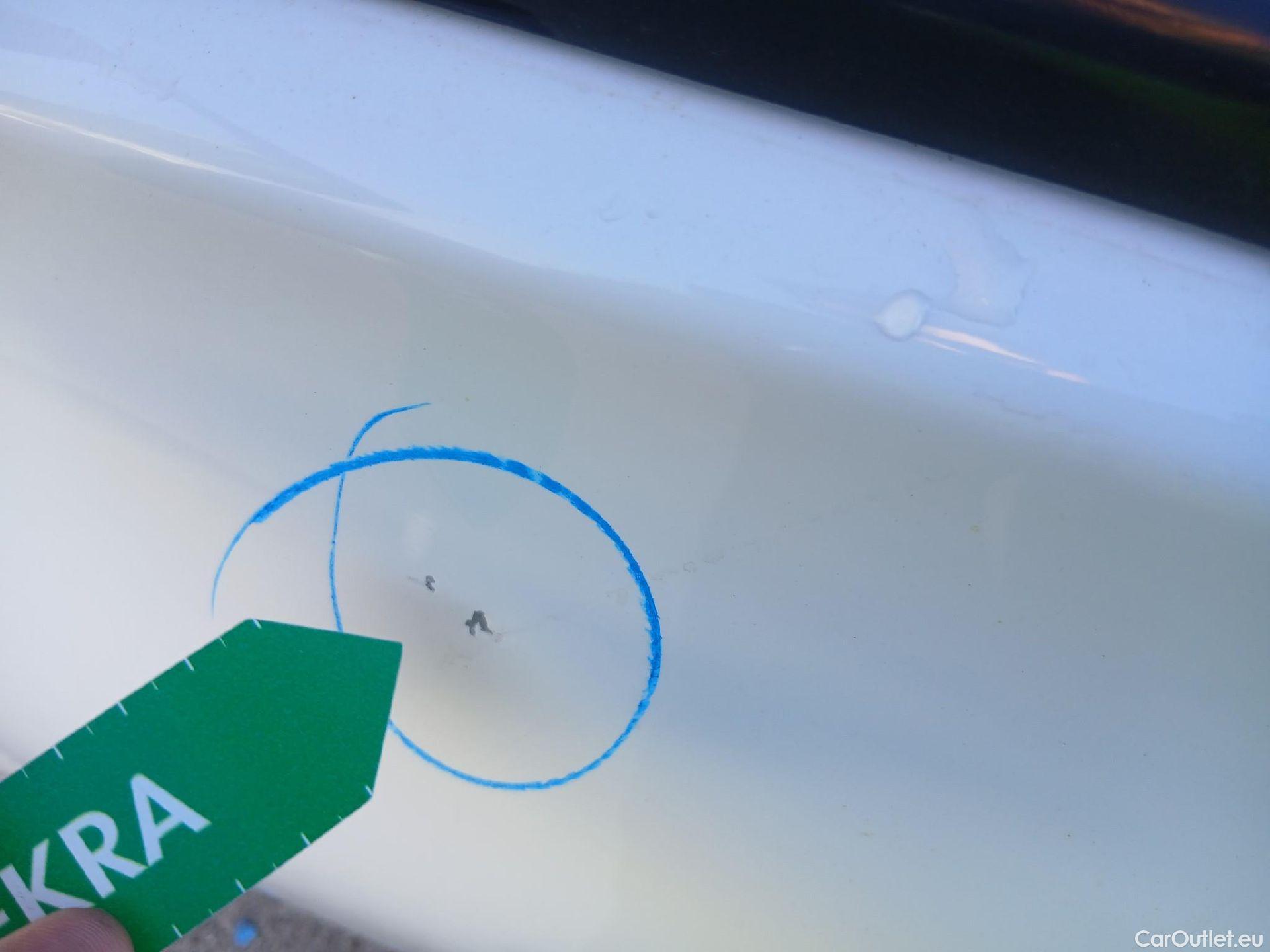  Renault  Zoe RENAULT  / 2013 / 5P / berlina con portón Limited 40 R110 -18 #29