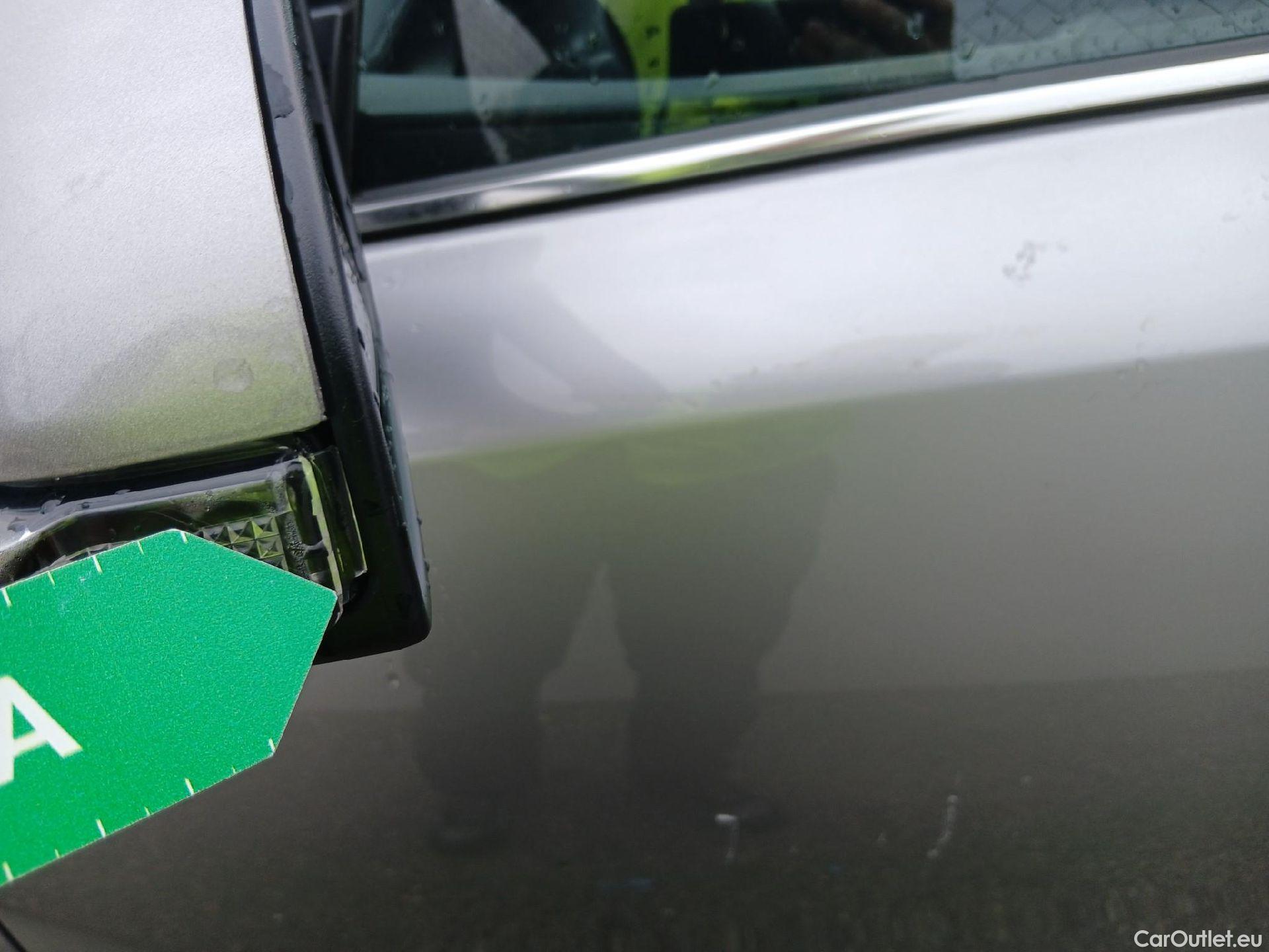  Toyota  C-HR TOYOTA  / 2016 / 5P / todoterreno 1.8 125H Advance (CX) #21