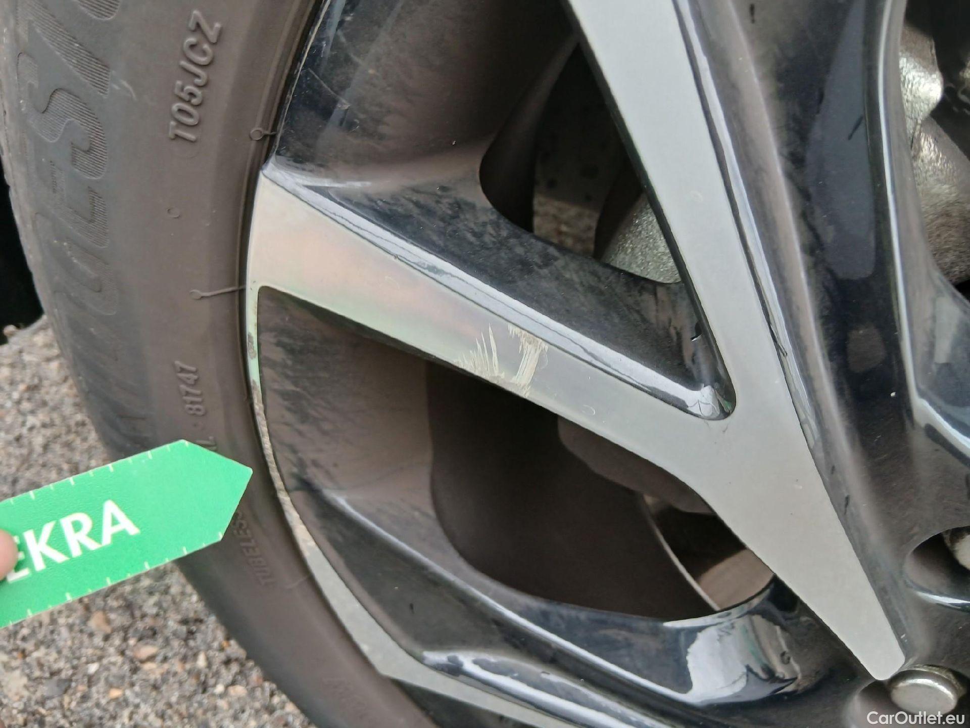  Toyota  C-HR TOYOTA  / 2016 / 5P / todoterreno 1.8 125H Advance (CX) #1