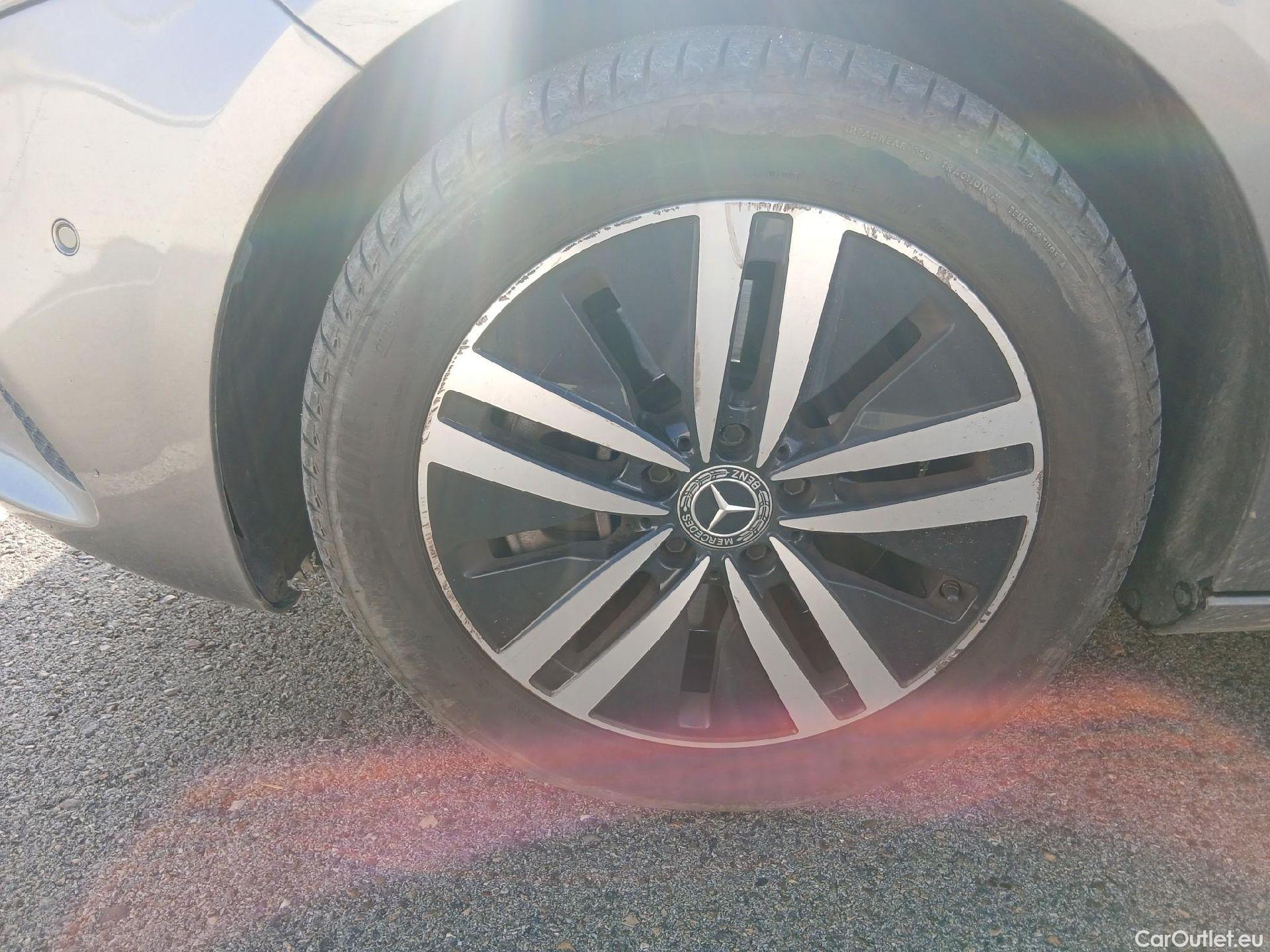  Mercedes  A-Klasse MERCEDES-BENZ Clase A / 2018 / 4P / sedán Sedán A 250 e #11