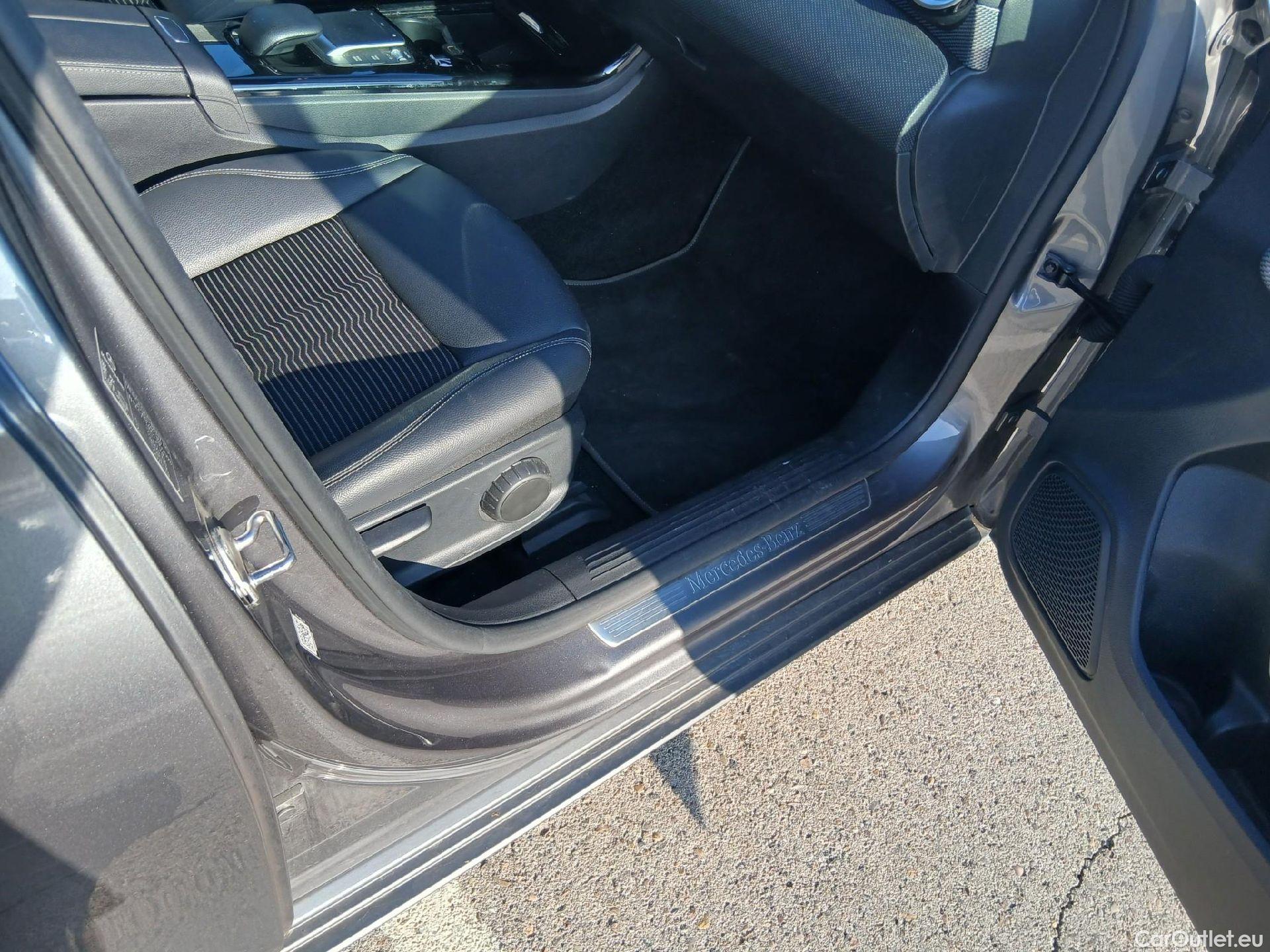  Mercedes  A-Klasse MERCEDES-BENZ Clase A / 2018 / 4P / sedán Sedán A 250 e #55