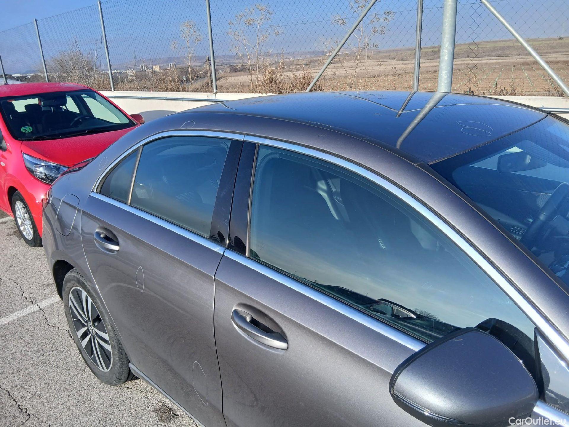  Mercedes  A-Klasse MERCEDES-BENZ Clase A / 2018 / 4P / sedán Sedán A 250 e #42