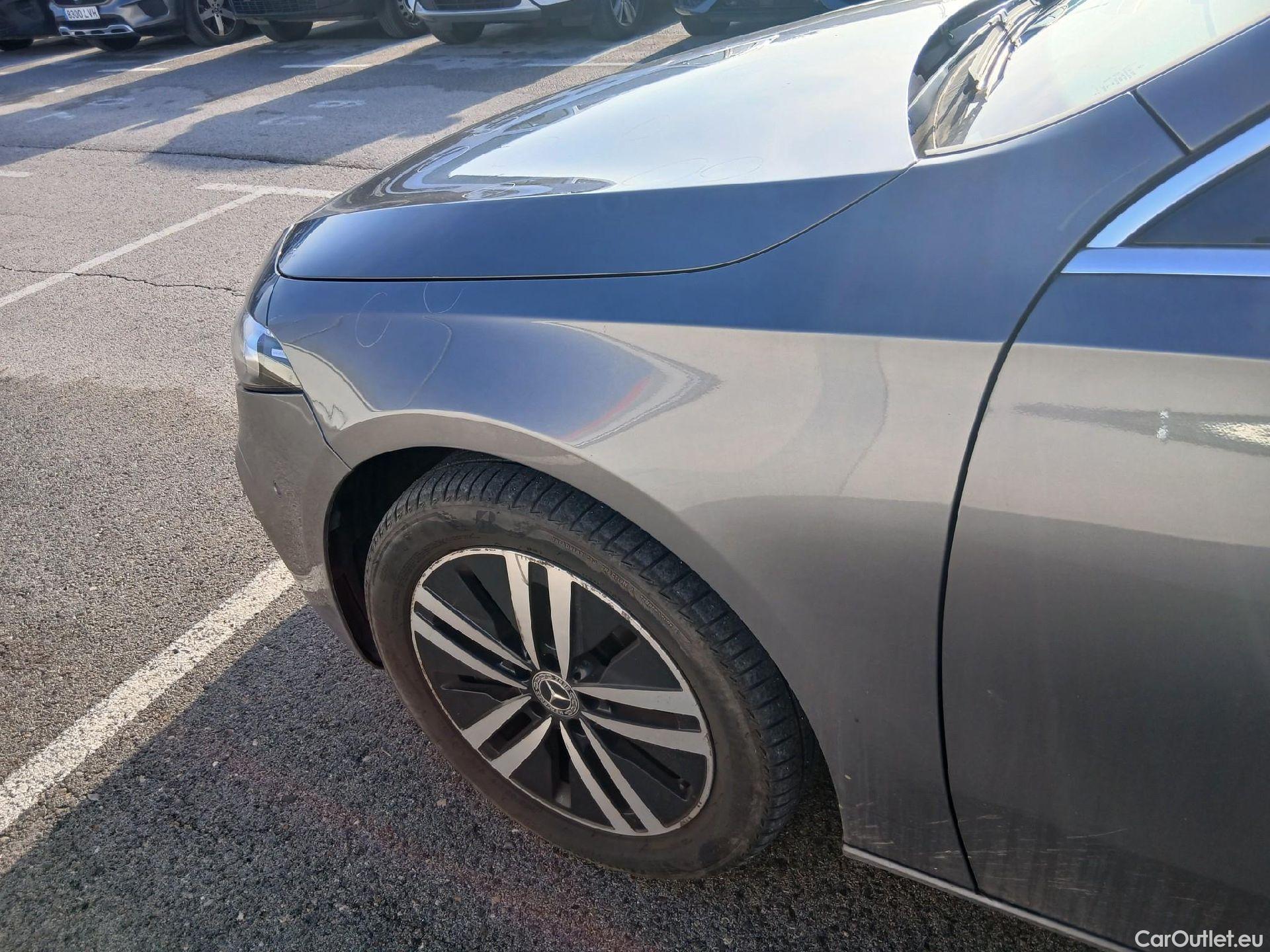  Mercedes  A-Klasse MERCEDES-BENZ Clase A / 2018 / 4P / sedán Sedán A 250 e #14