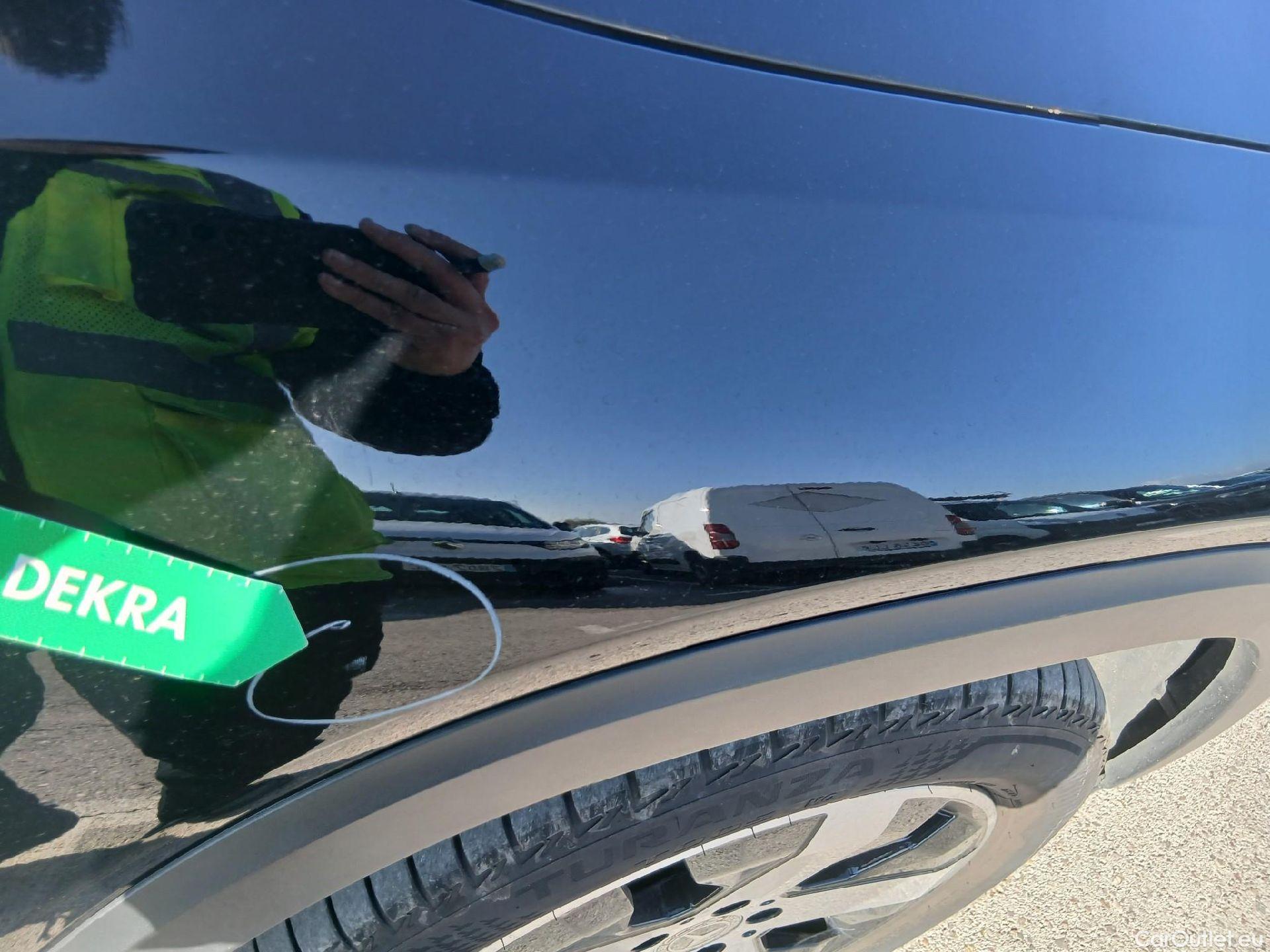  Mercedes  GLB MERCEDES-BENZ  / 2019 / 5P / todoterreno 2.0  200 D DCT 110KW (150CV) #24