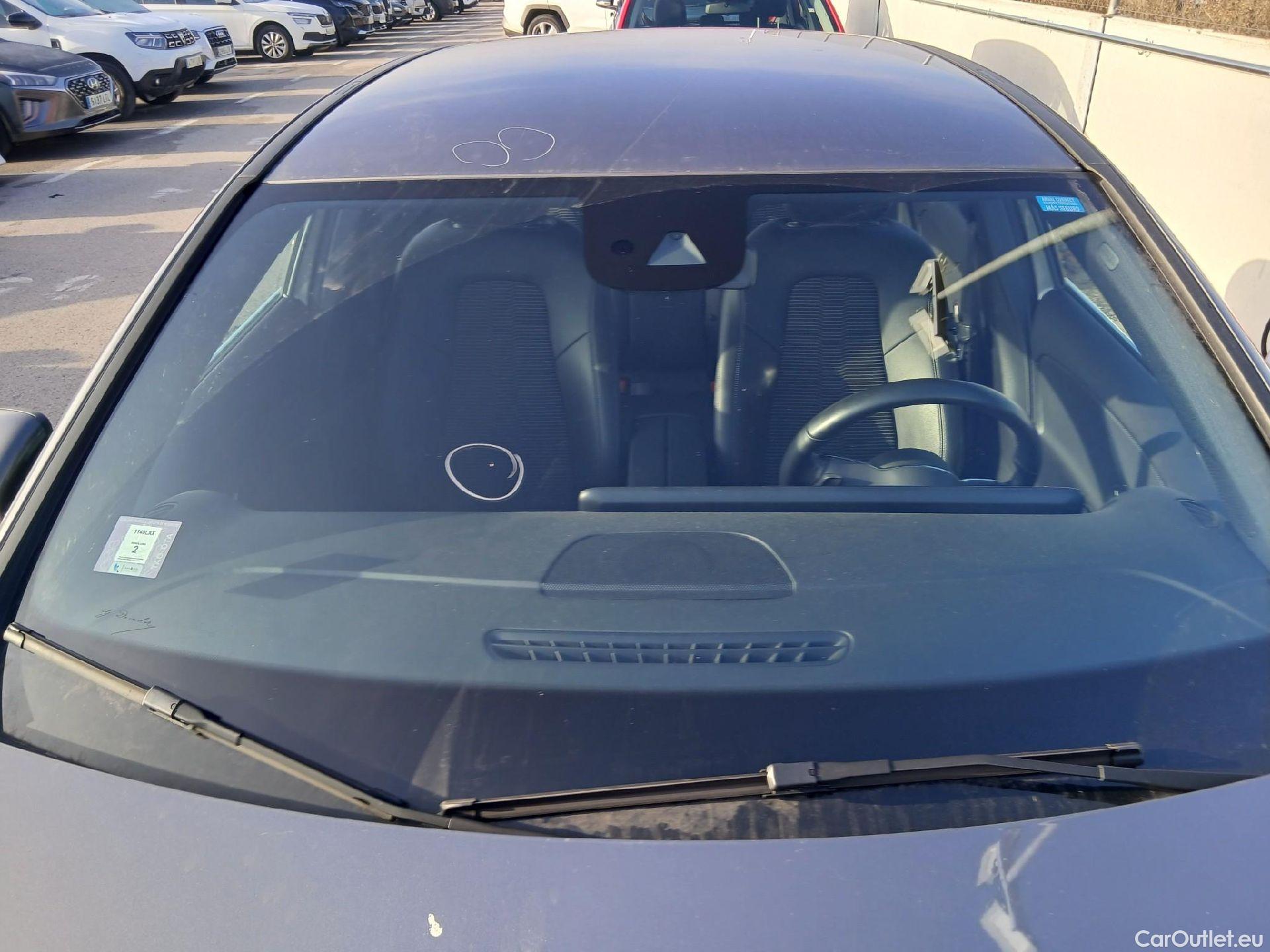  Mercedes  A-Klasse MERCEDES-BENZ Clase A / 2018 / 4P / sedán Sedán A 250 e #1