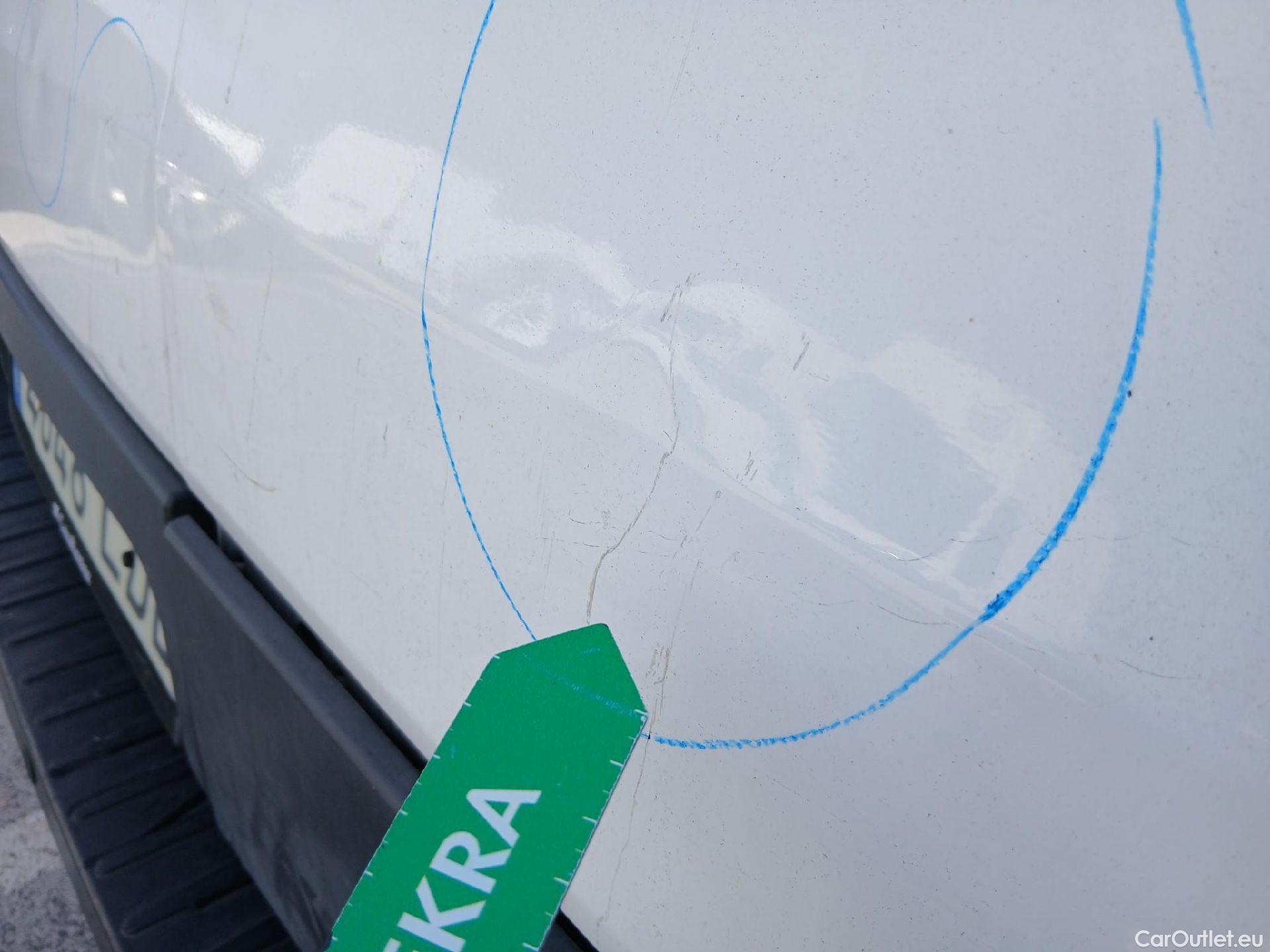  Ford  Transit FORD  / 2013 / 4P / furgón 350 96kW L3H2 Van Trend FWD #28