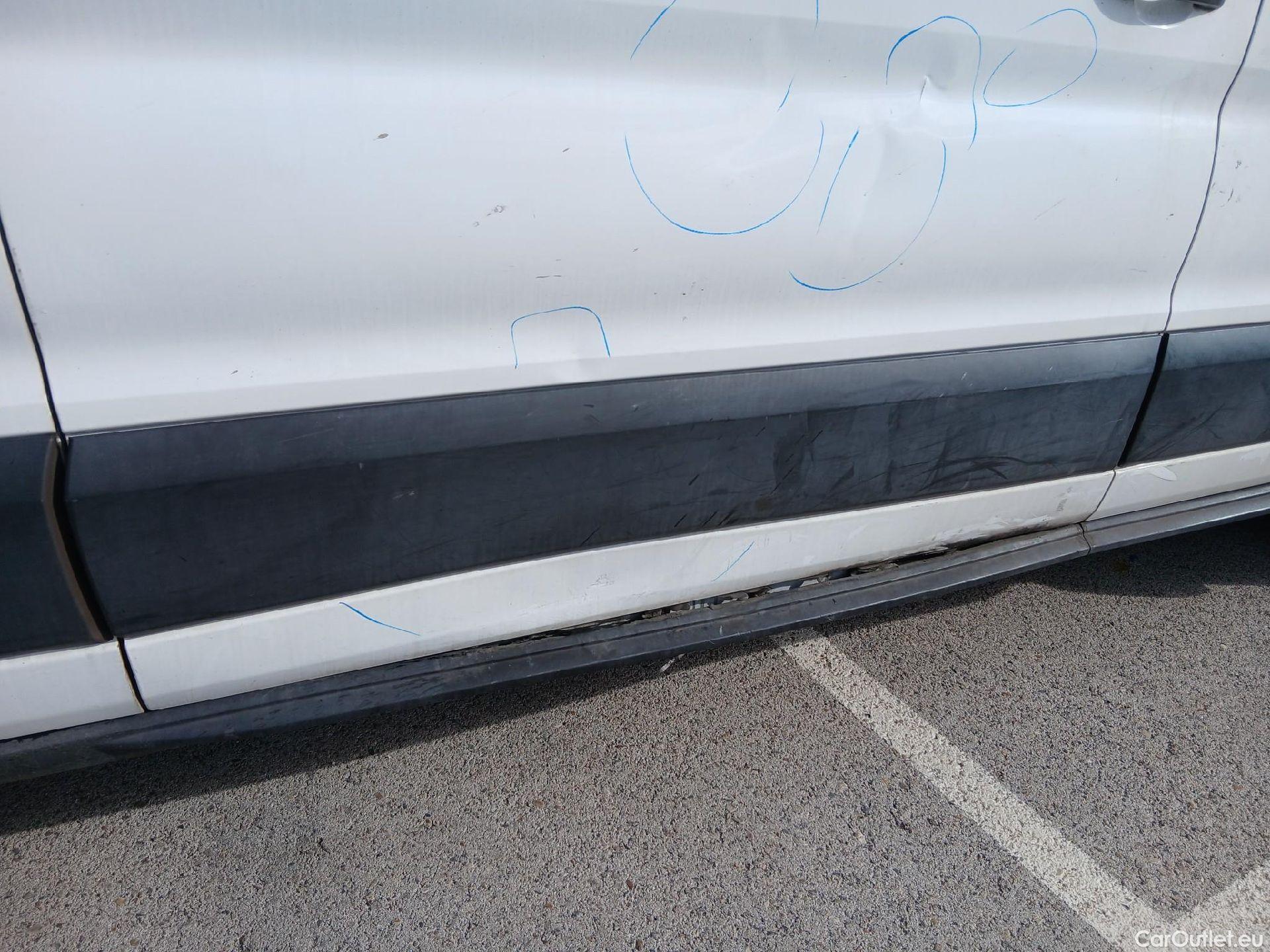  Ford  Transit FORD  / 2013 / 4P / furgón 350 96kW L3H2 Van Trend FWD #43