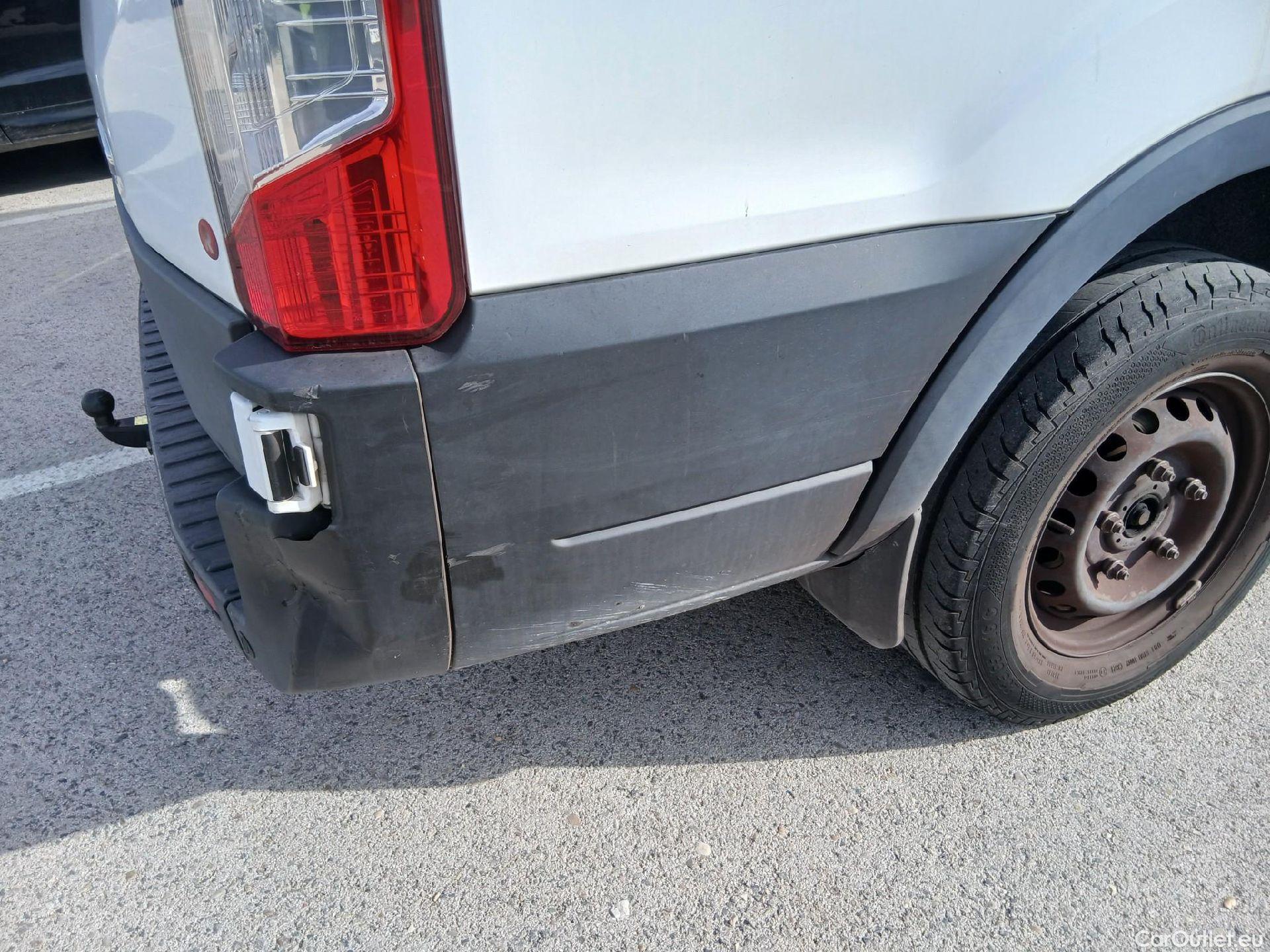  Ford  Transit FORD  / 2013 / 4P / furgón 350 96kW L3H2 Van Trend FWD #34