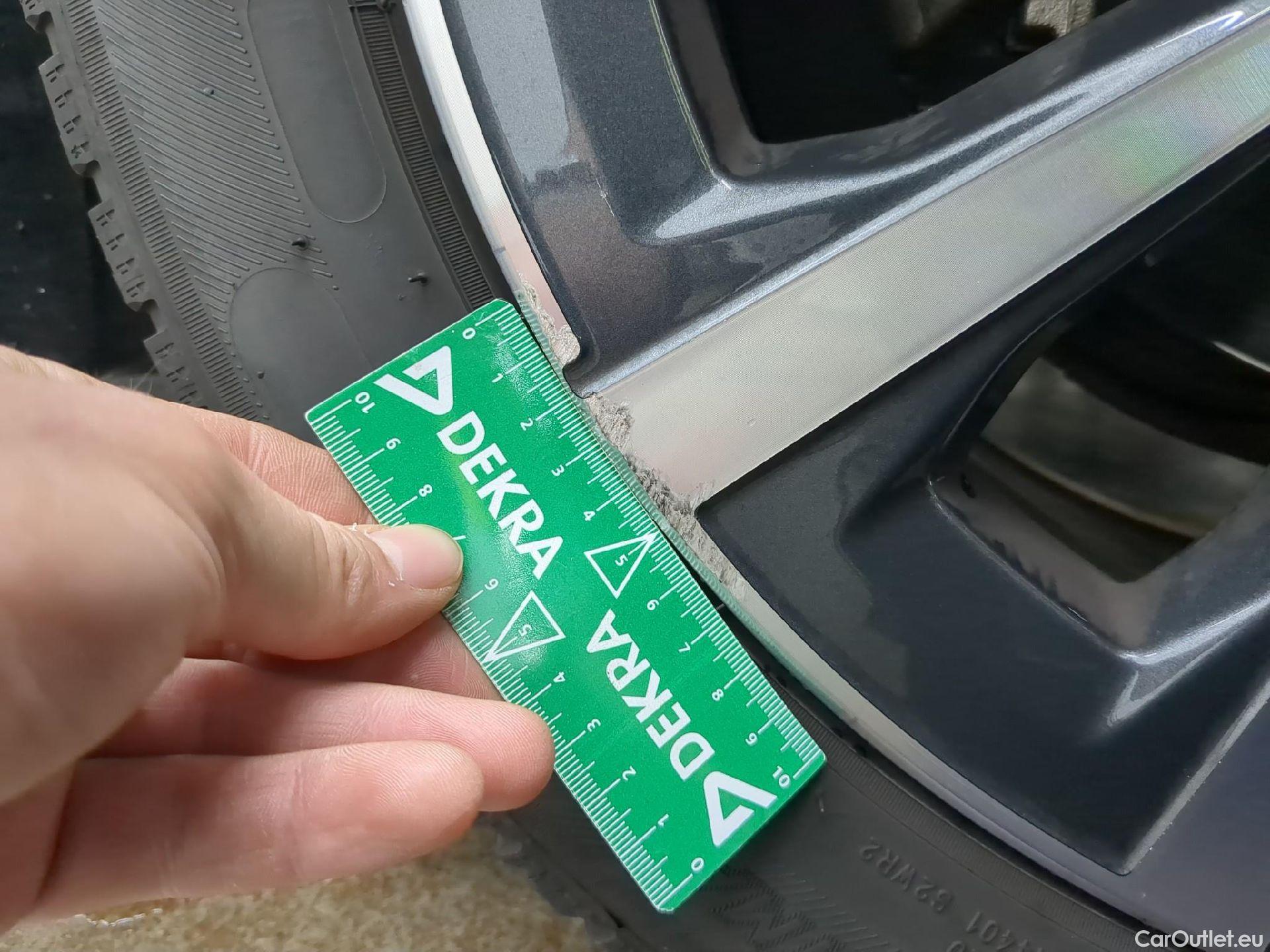  Bmw  Serie 3 BMW Série 3 Touring / 2022 / 5P / Break 318i 156ch Business Design BVA8 #4