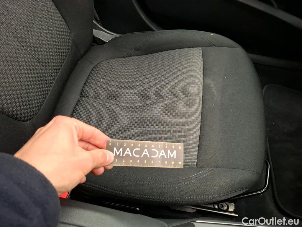  Bmw  Serie 1 BMW Série 1 / 2019 / 5P / Berline 116i DKG7 Business Design #26