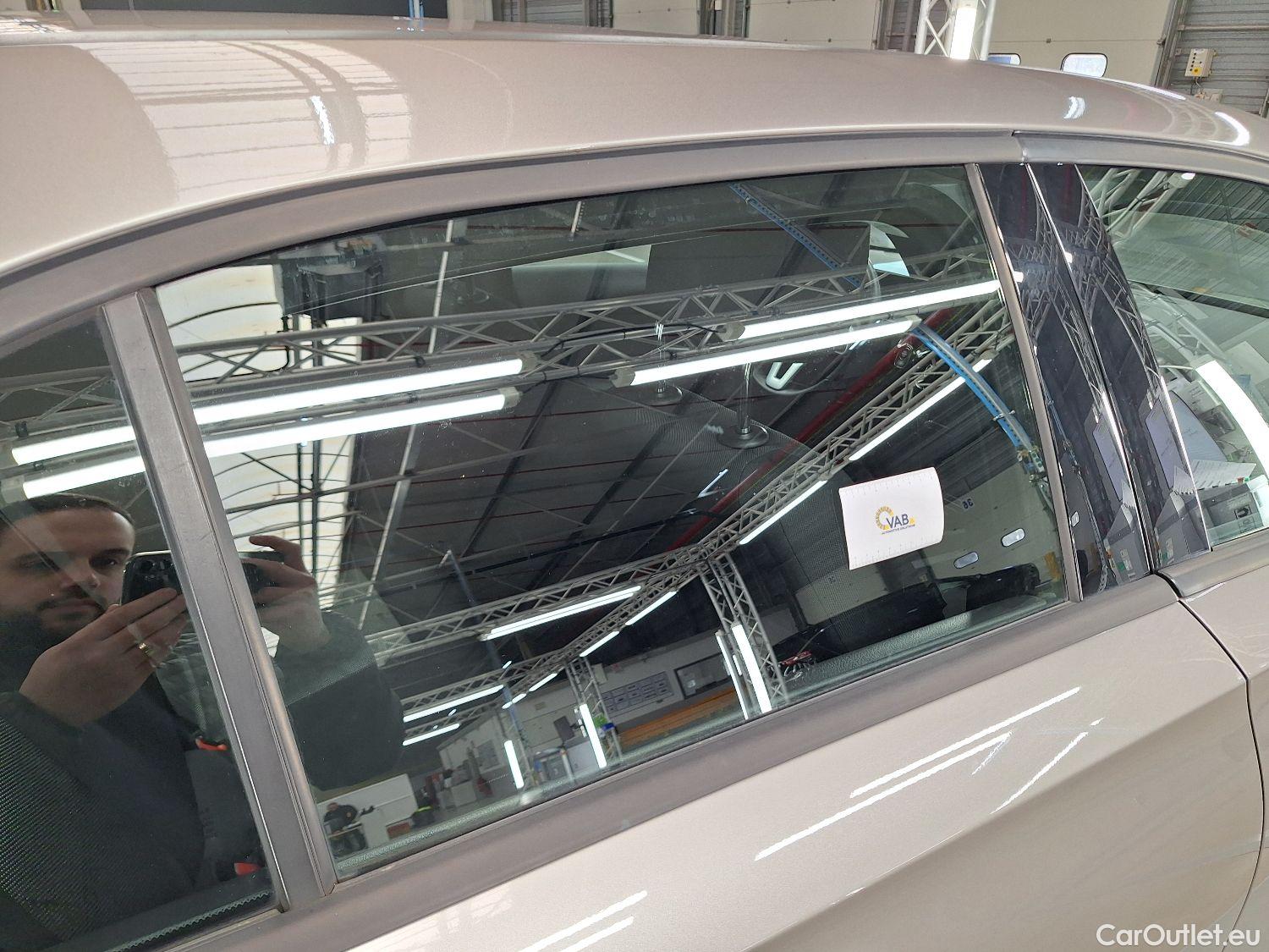  Mercedes  A-Klasse Mercedes, A-Class '18, Mercedes-Benz  A 180 d Aut. 5d #29